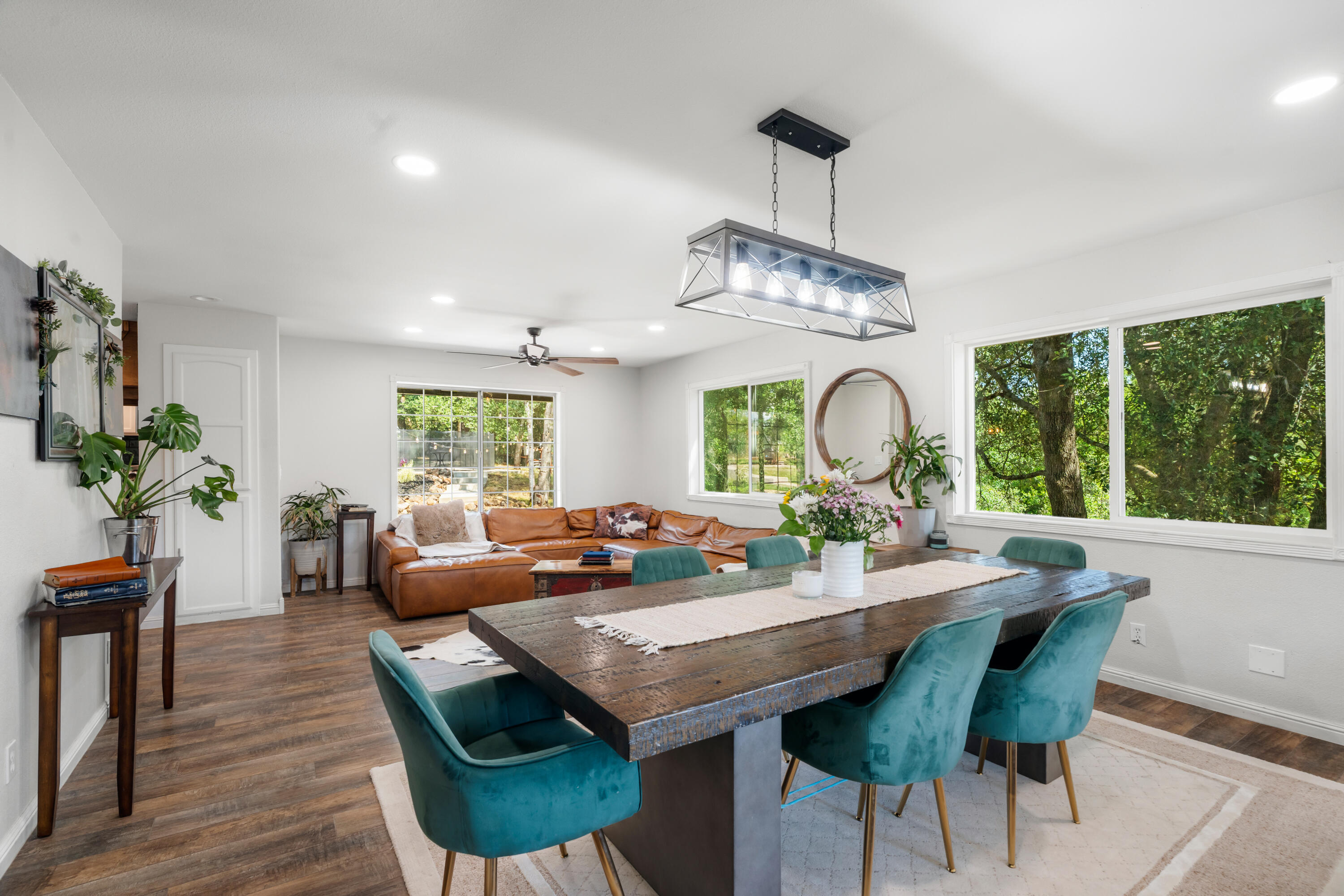 1355 Hope Lane, Redding