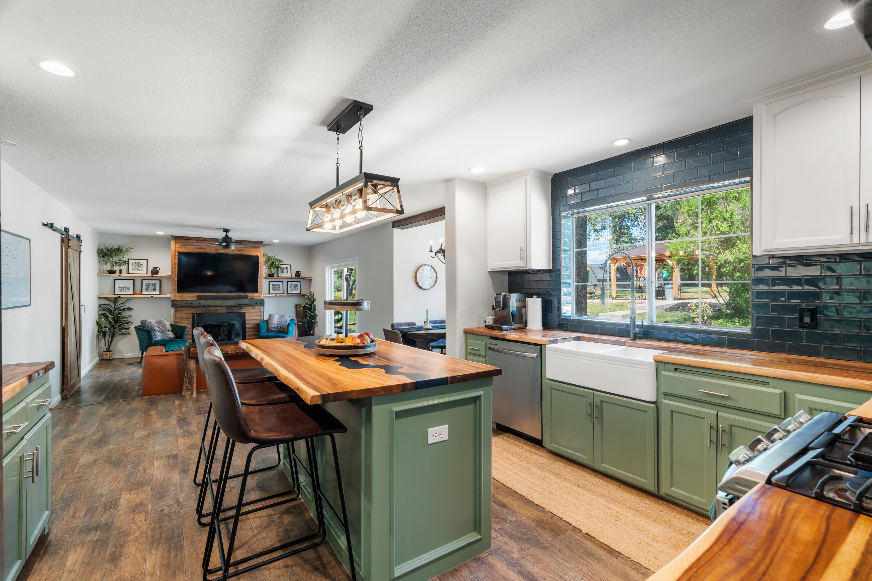 1355 Hope Lane, Redding