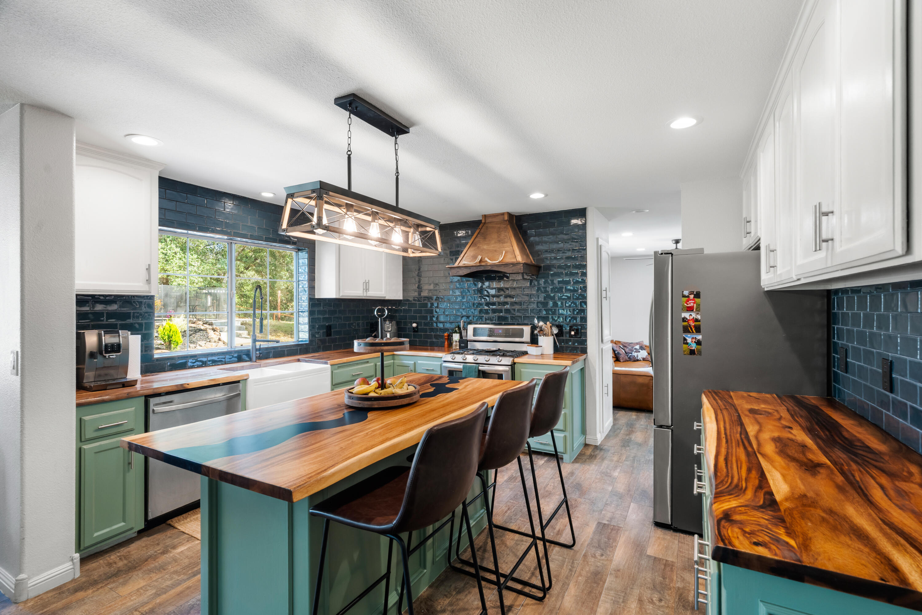 1355 Hope Lane, Redding