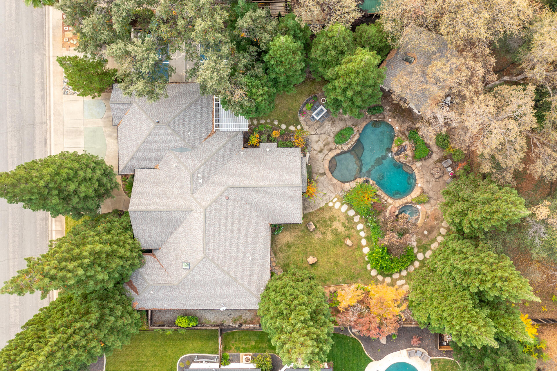 4836 St Charles Drive