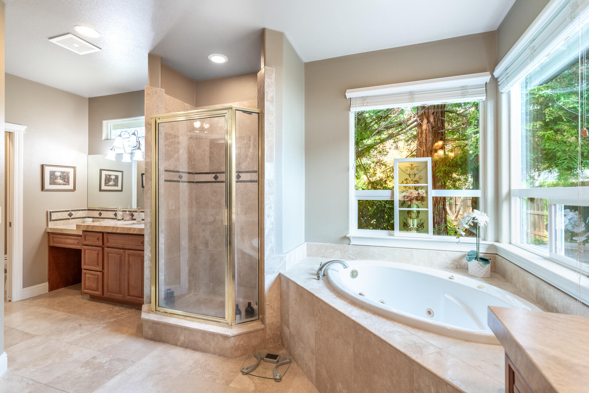 4836 St Charles Drive