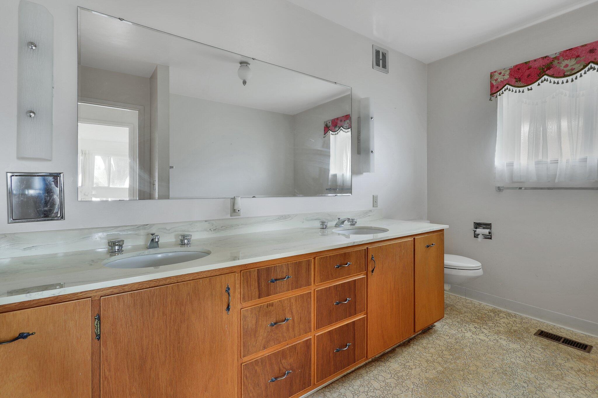830 Royal Oak Drive