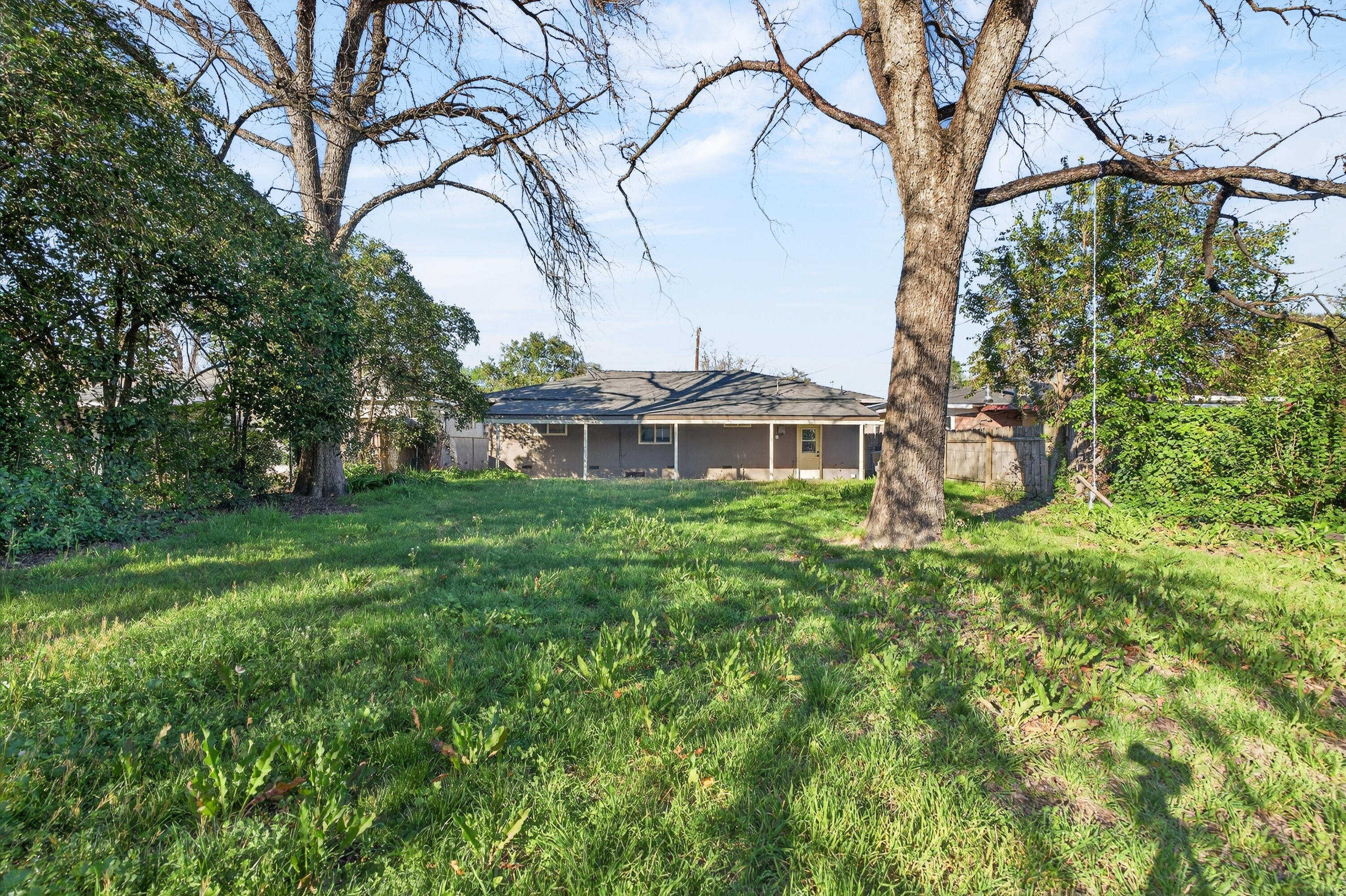 1005 Gold Street