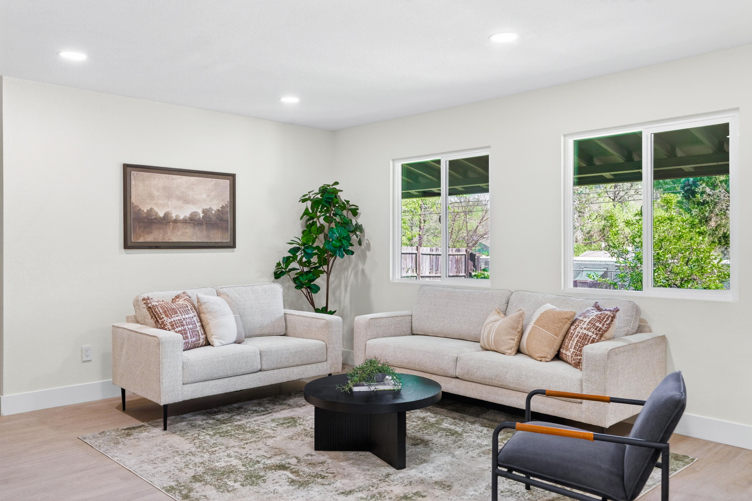 13642 Hill Boulevard