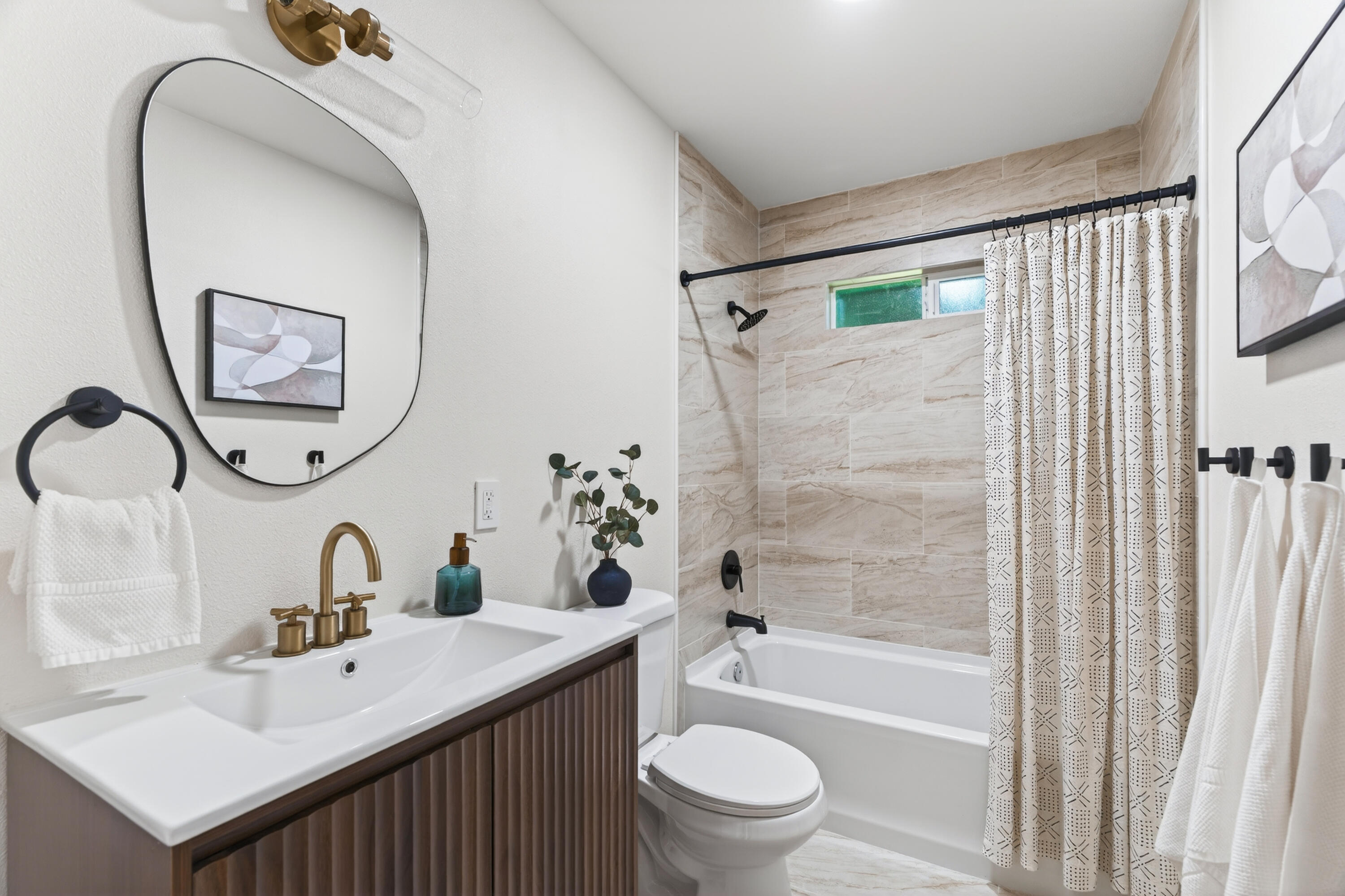 13642 Hill Boulevard