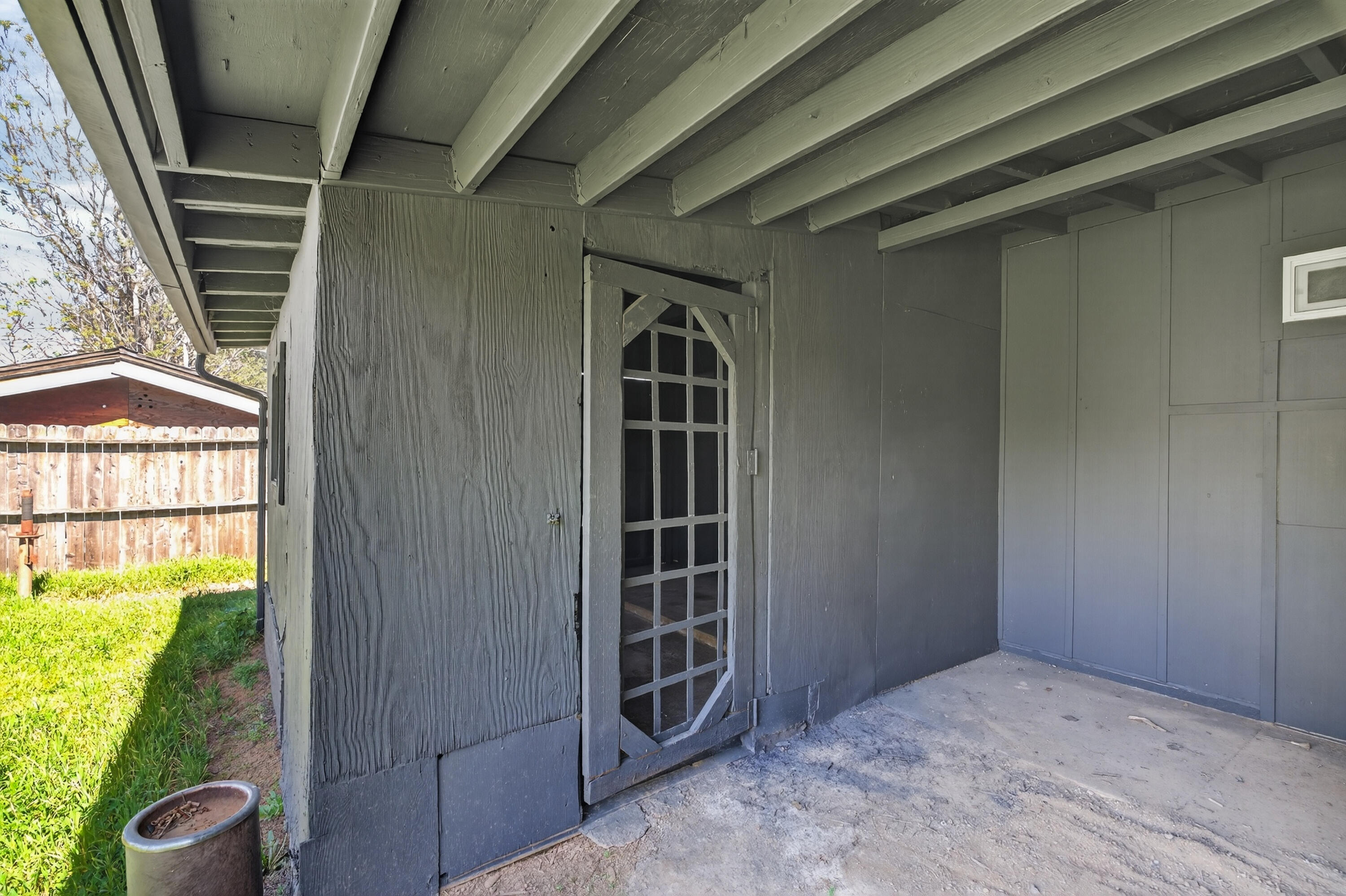 13642 Hill Boulevard