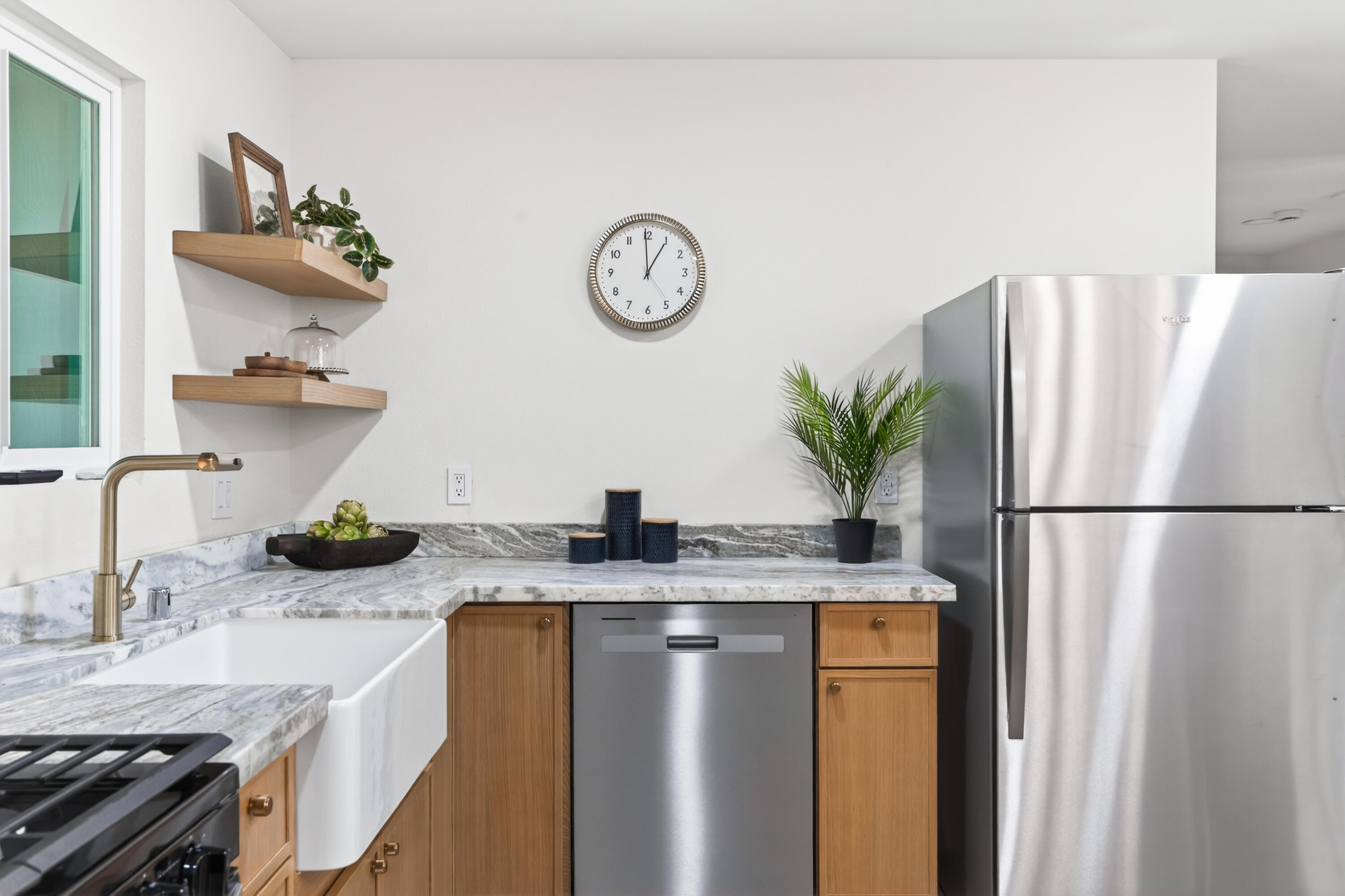 13642 Hill Boulevard