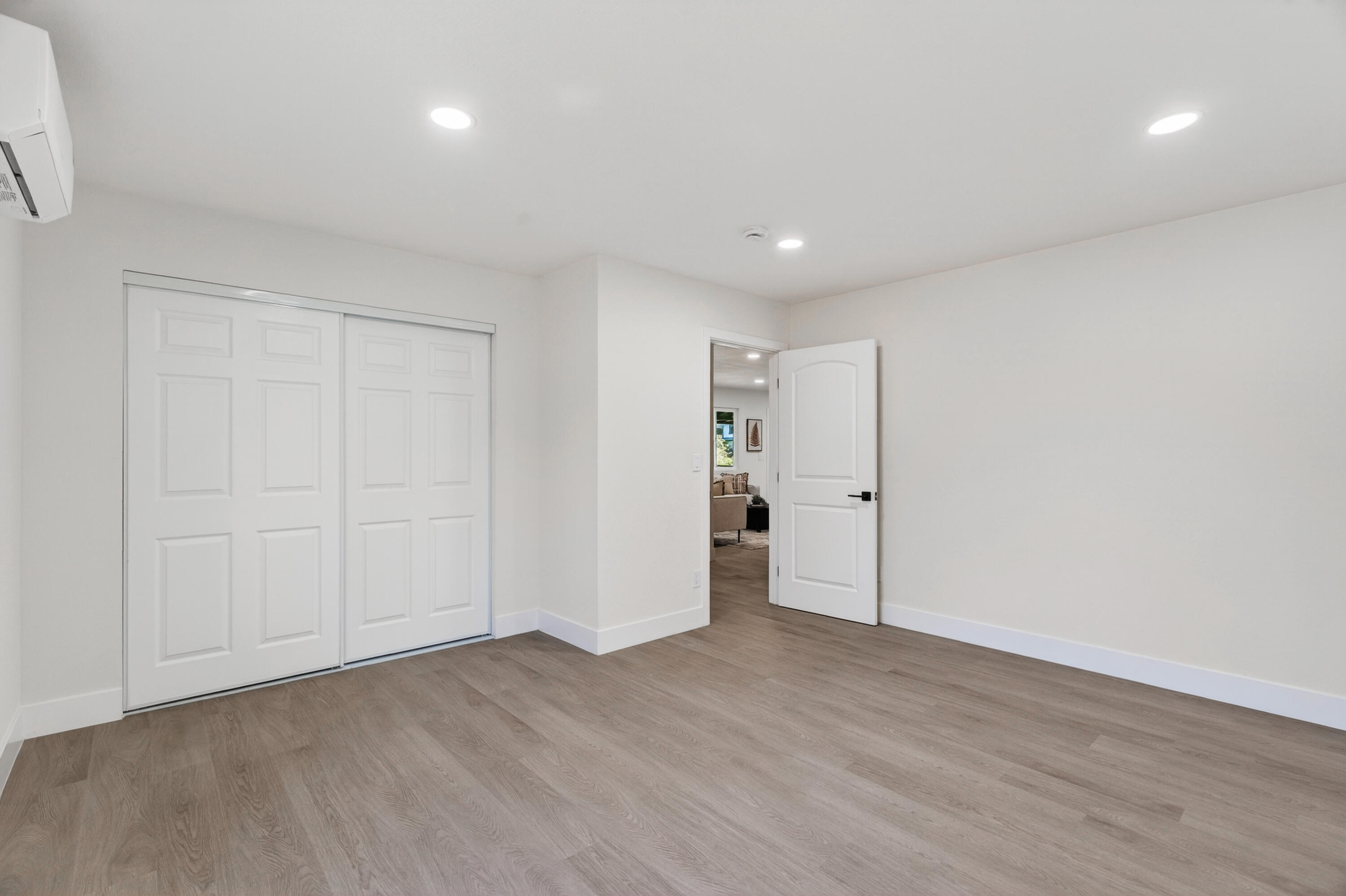 13642 Hill Boulevard