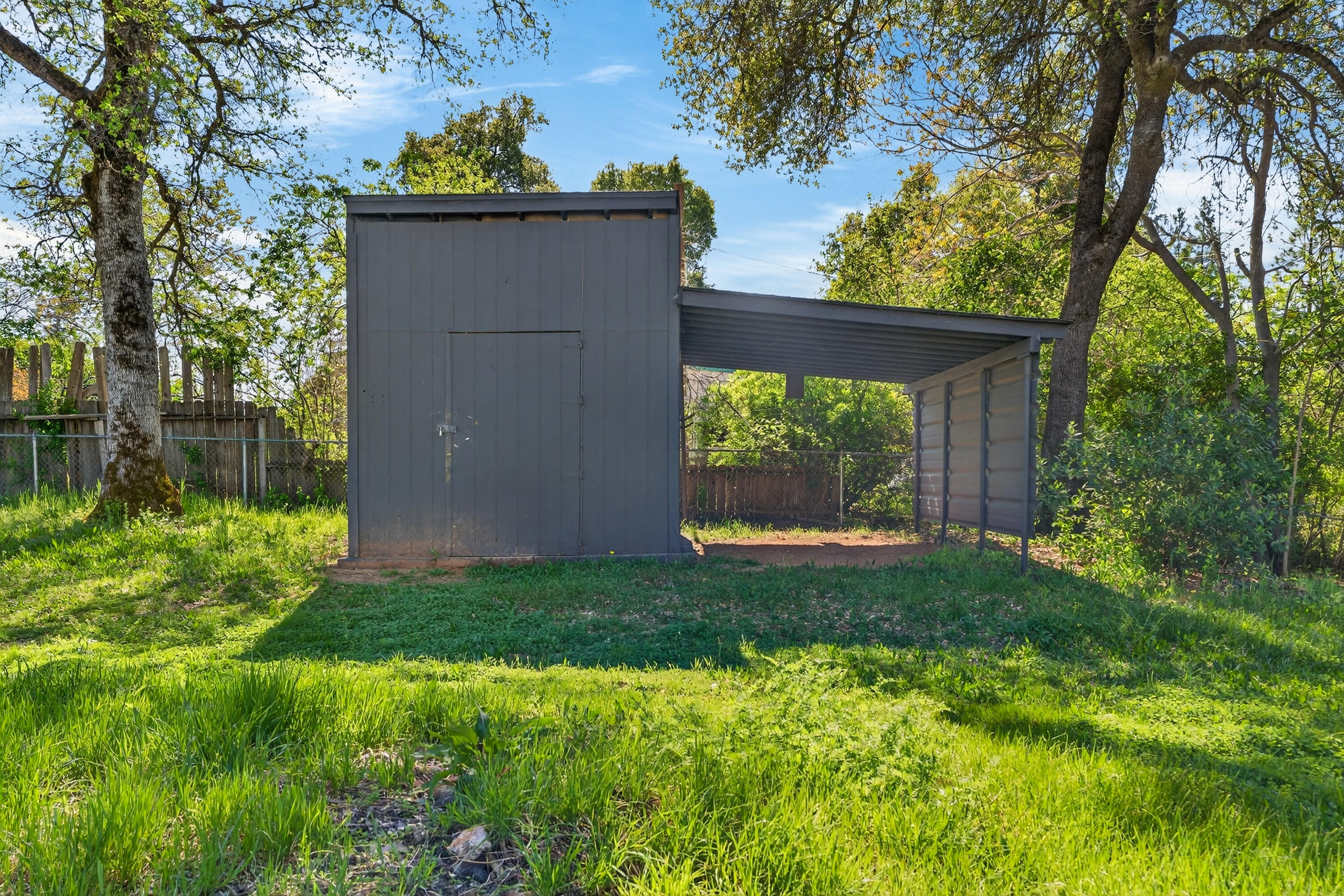 13642 Hill Boulevard