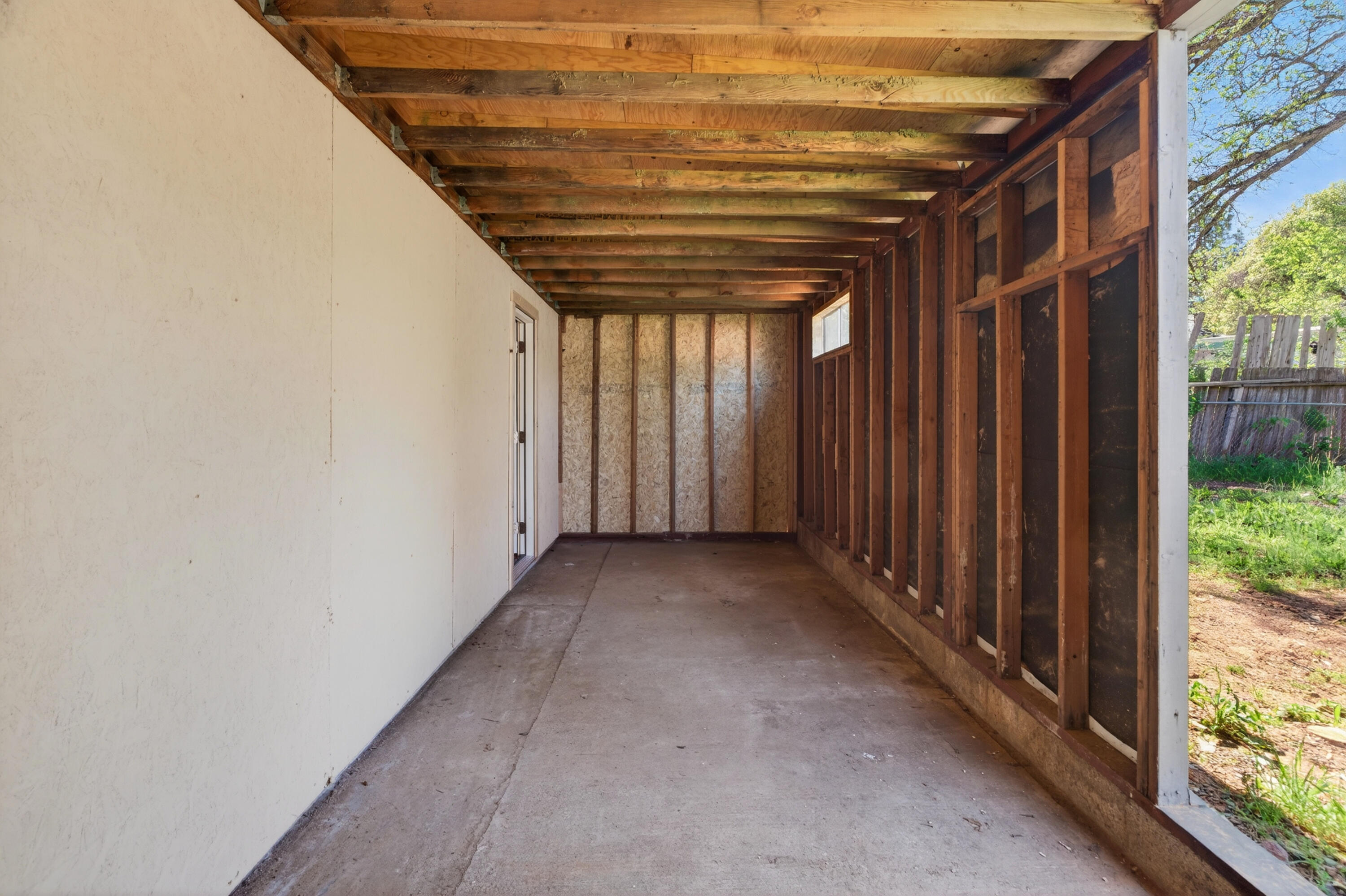 13642 Hill Boulevard