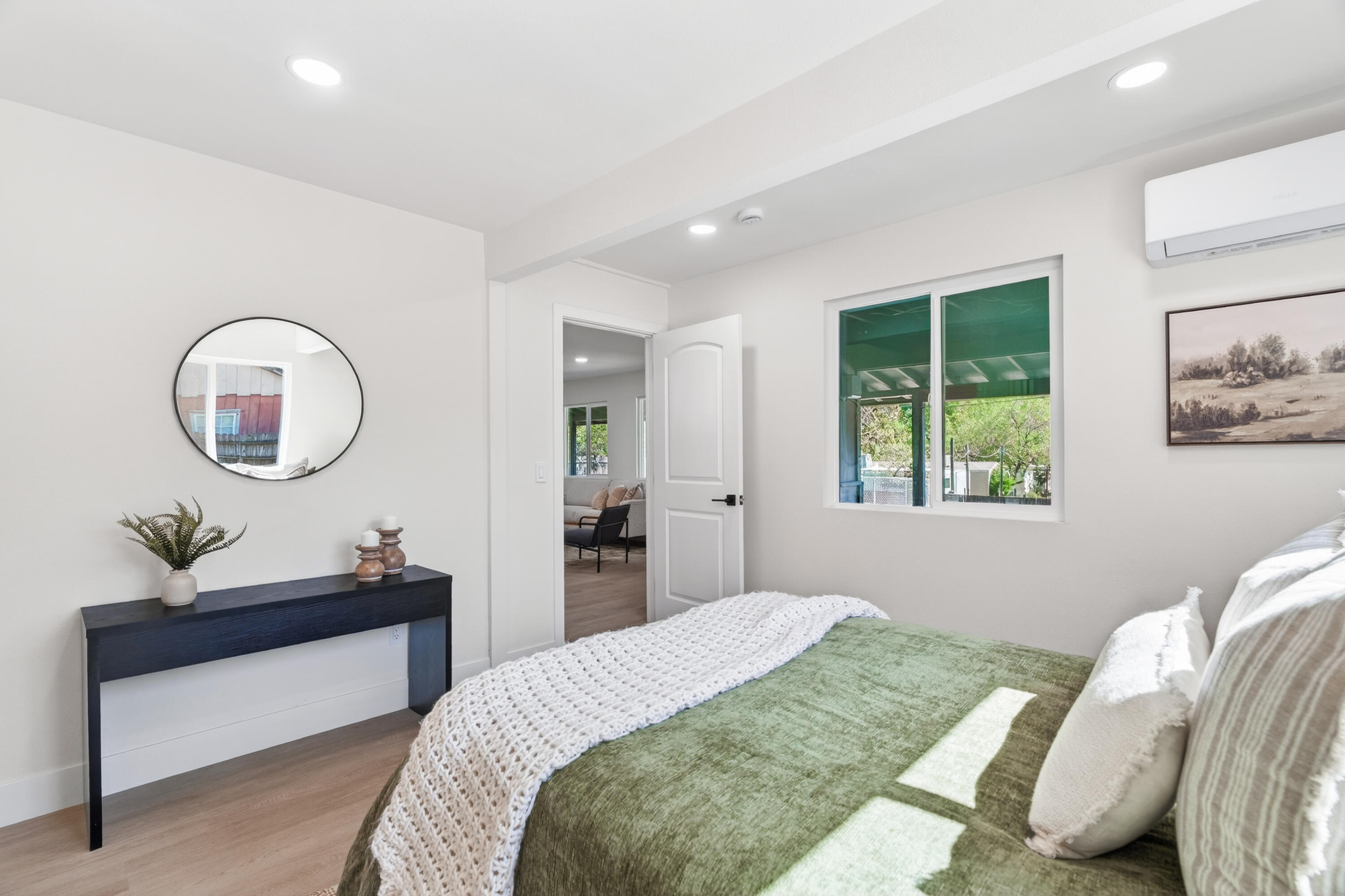 13642 Hill Boulevard