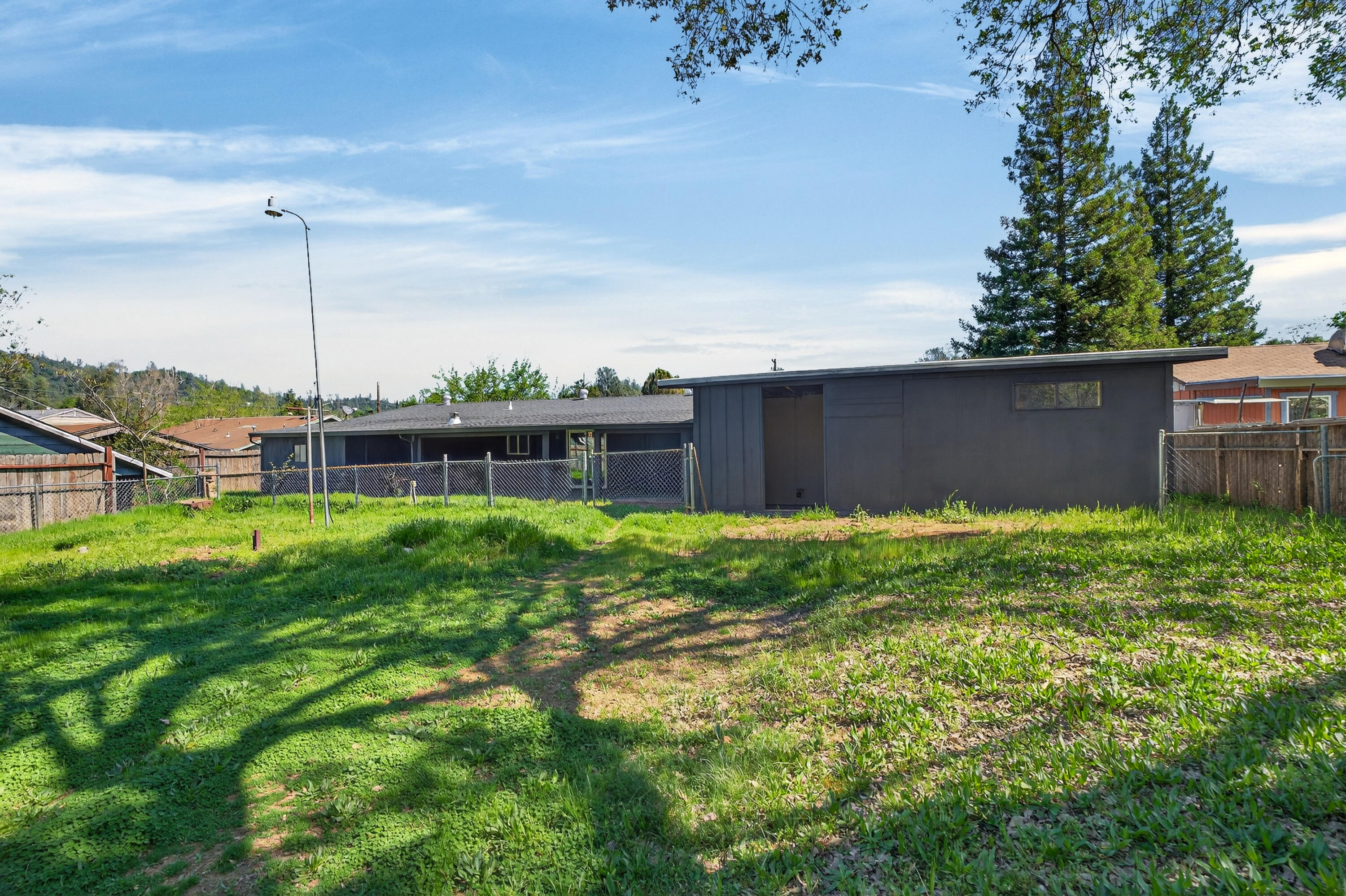 13642 Hill Boulevard