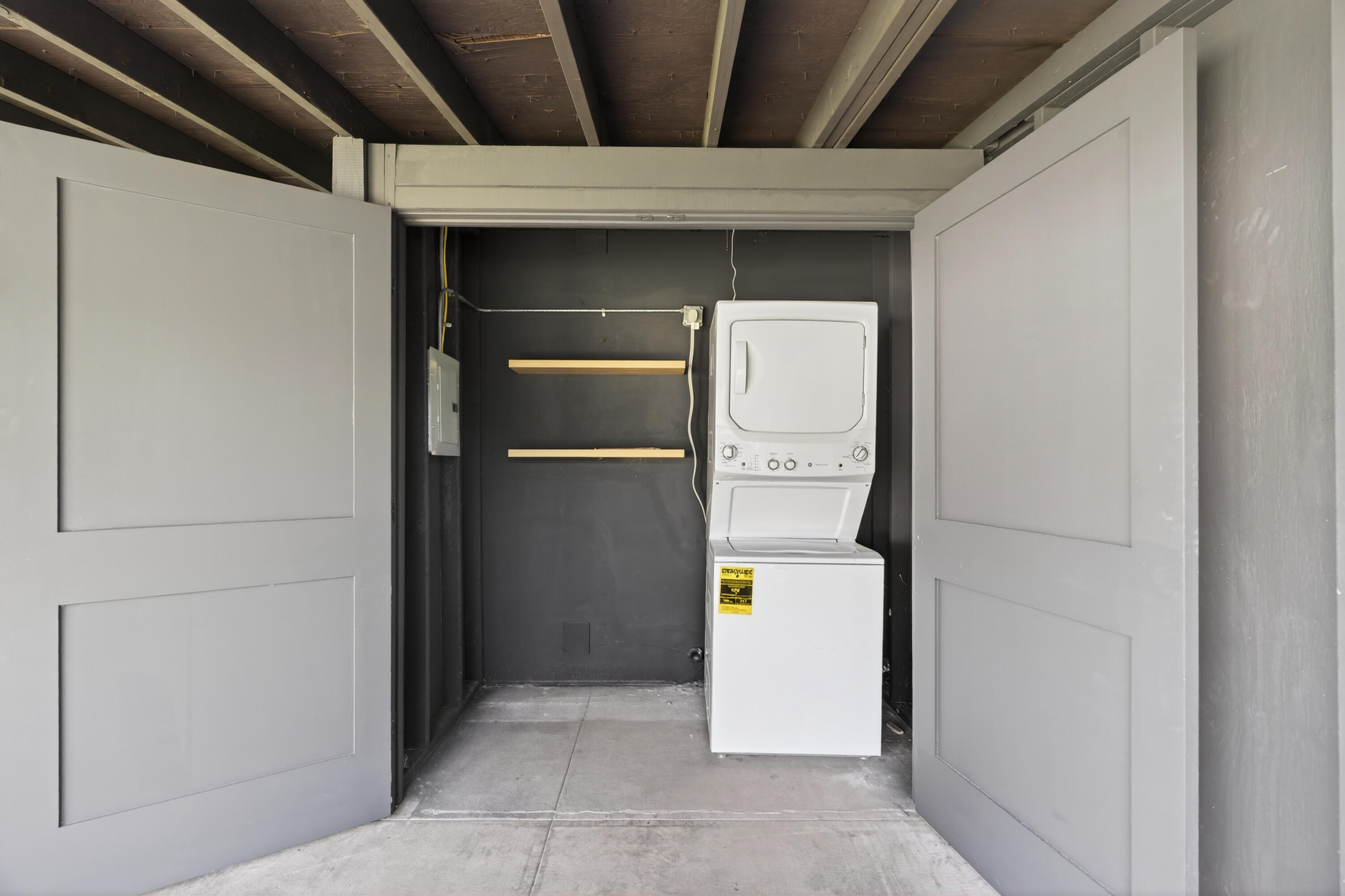 13642 Hill Boulevard