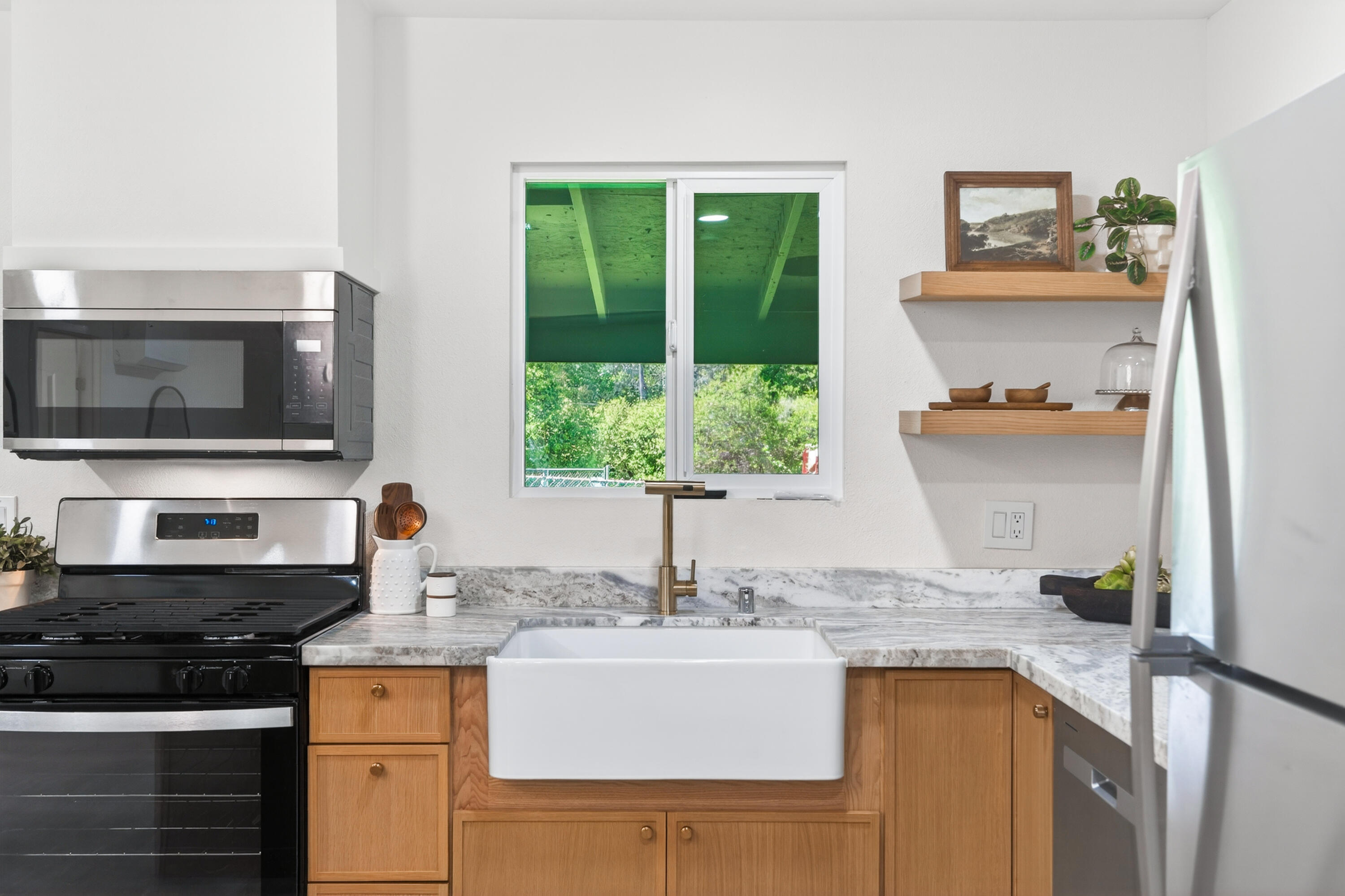 13642 Hill Boulevard