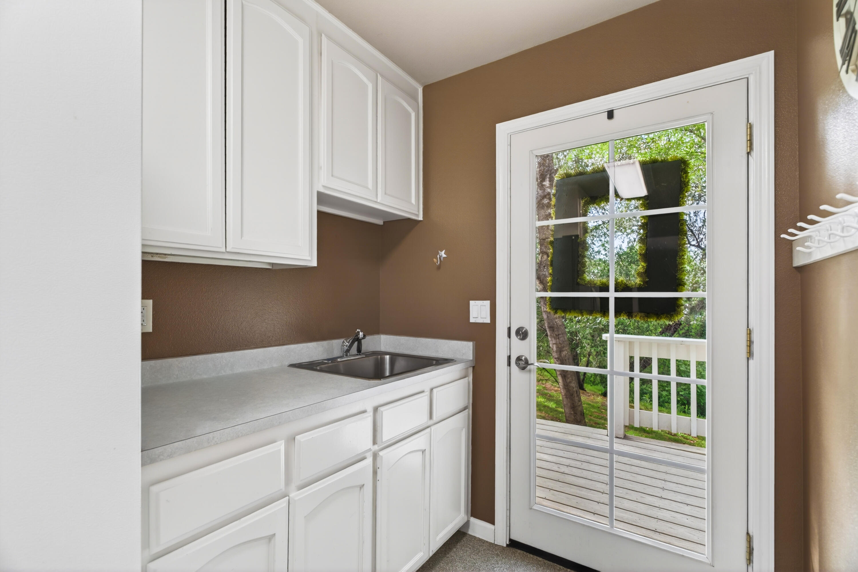 8725 Landmark Circle