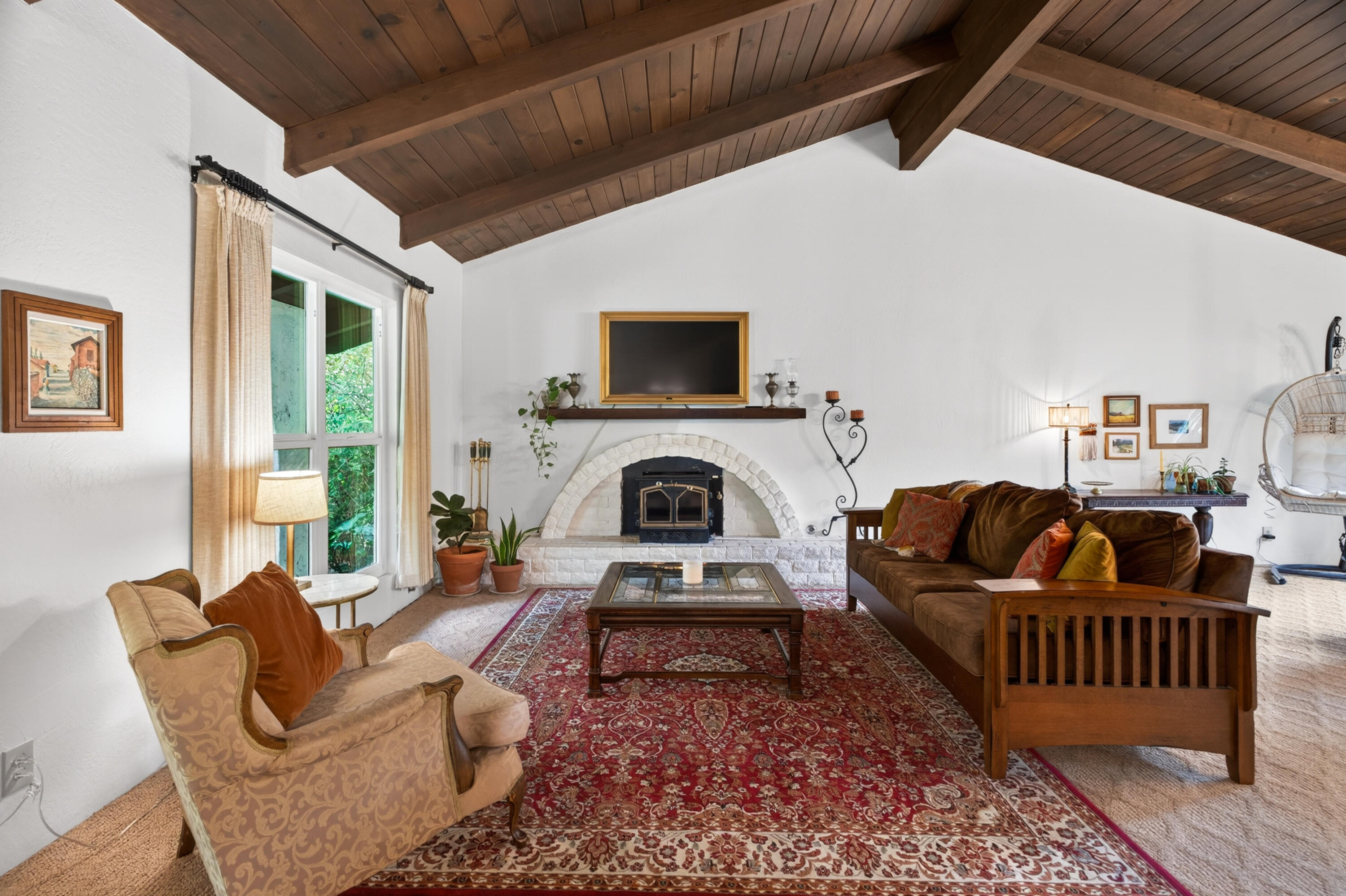 2202 Corral Court