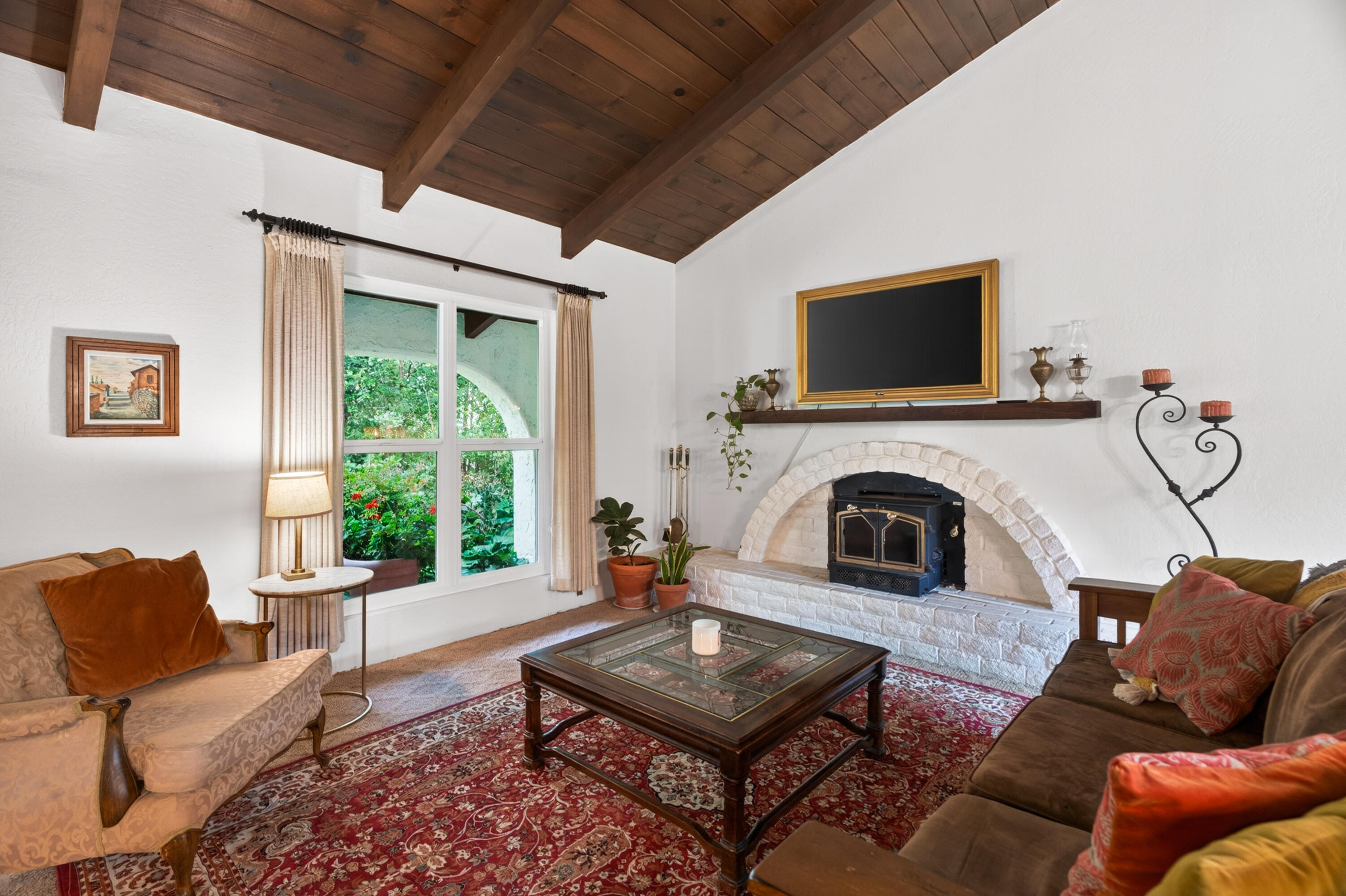 2202 Corral Court