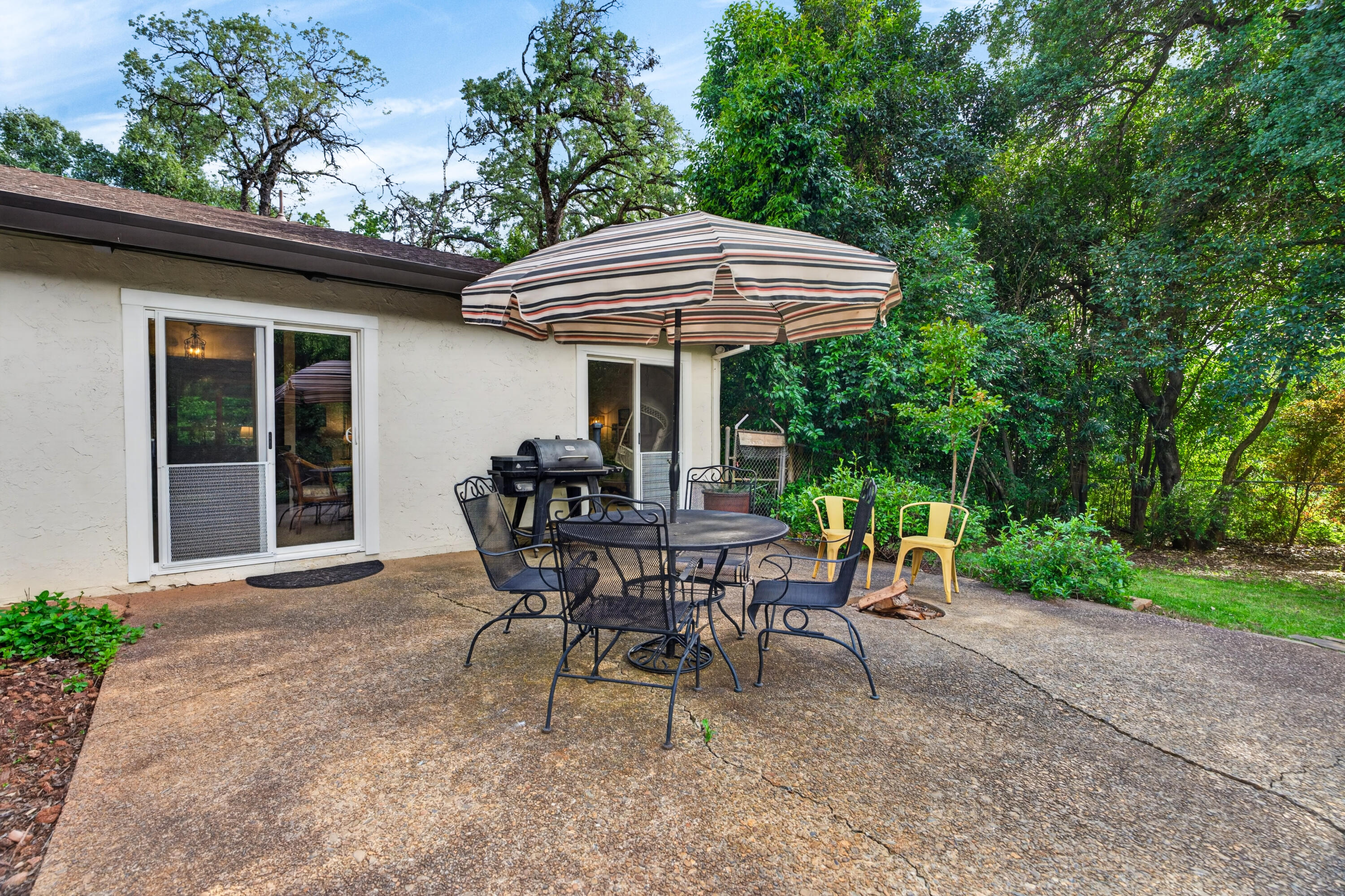 2202 Corral Court