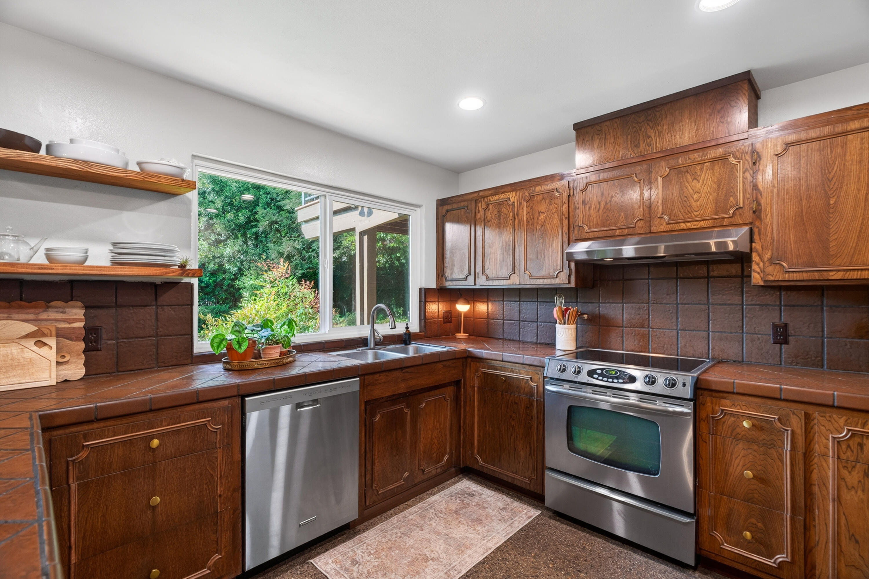 2202 Corral Court