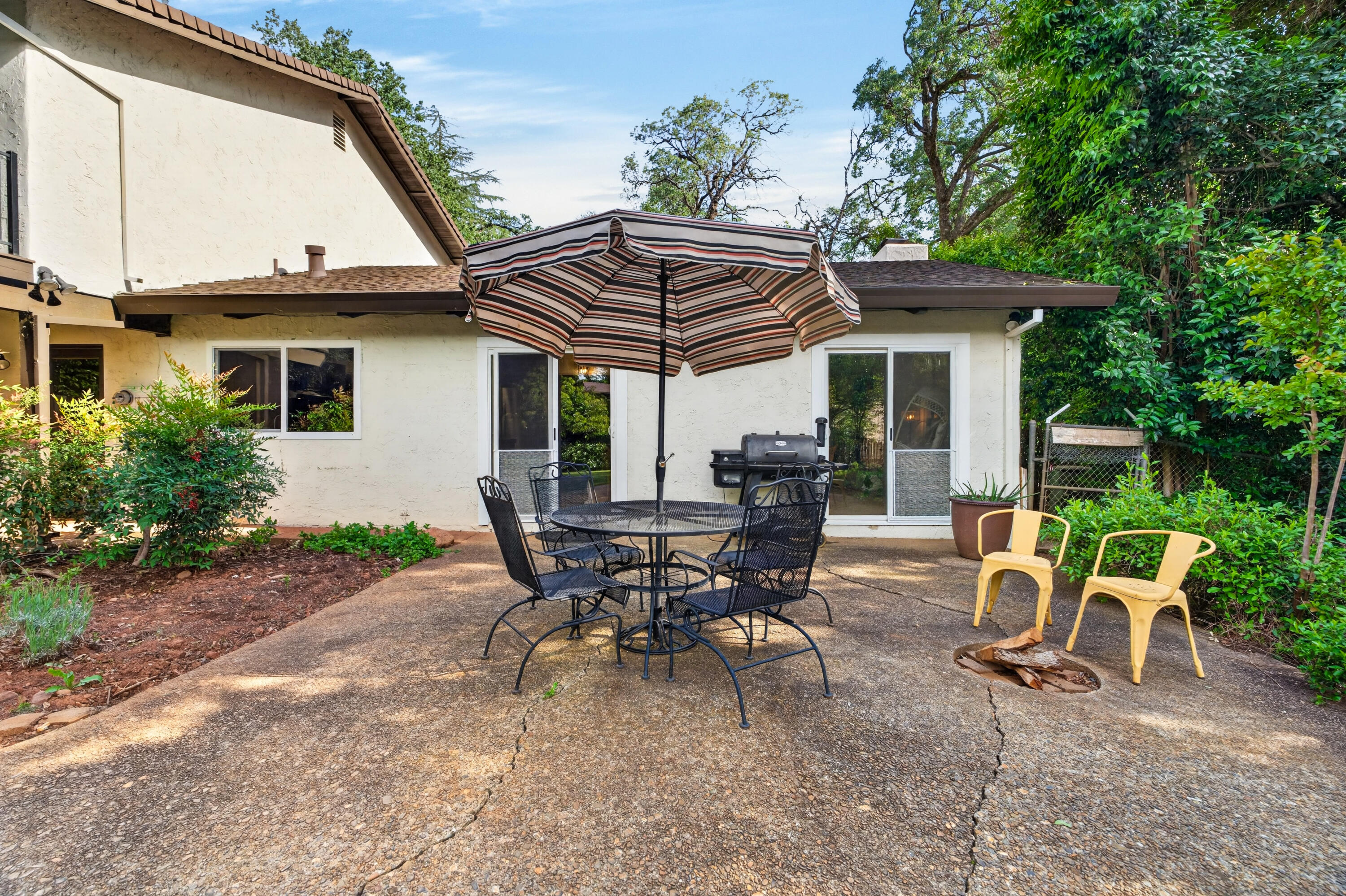 2202 Corral Court