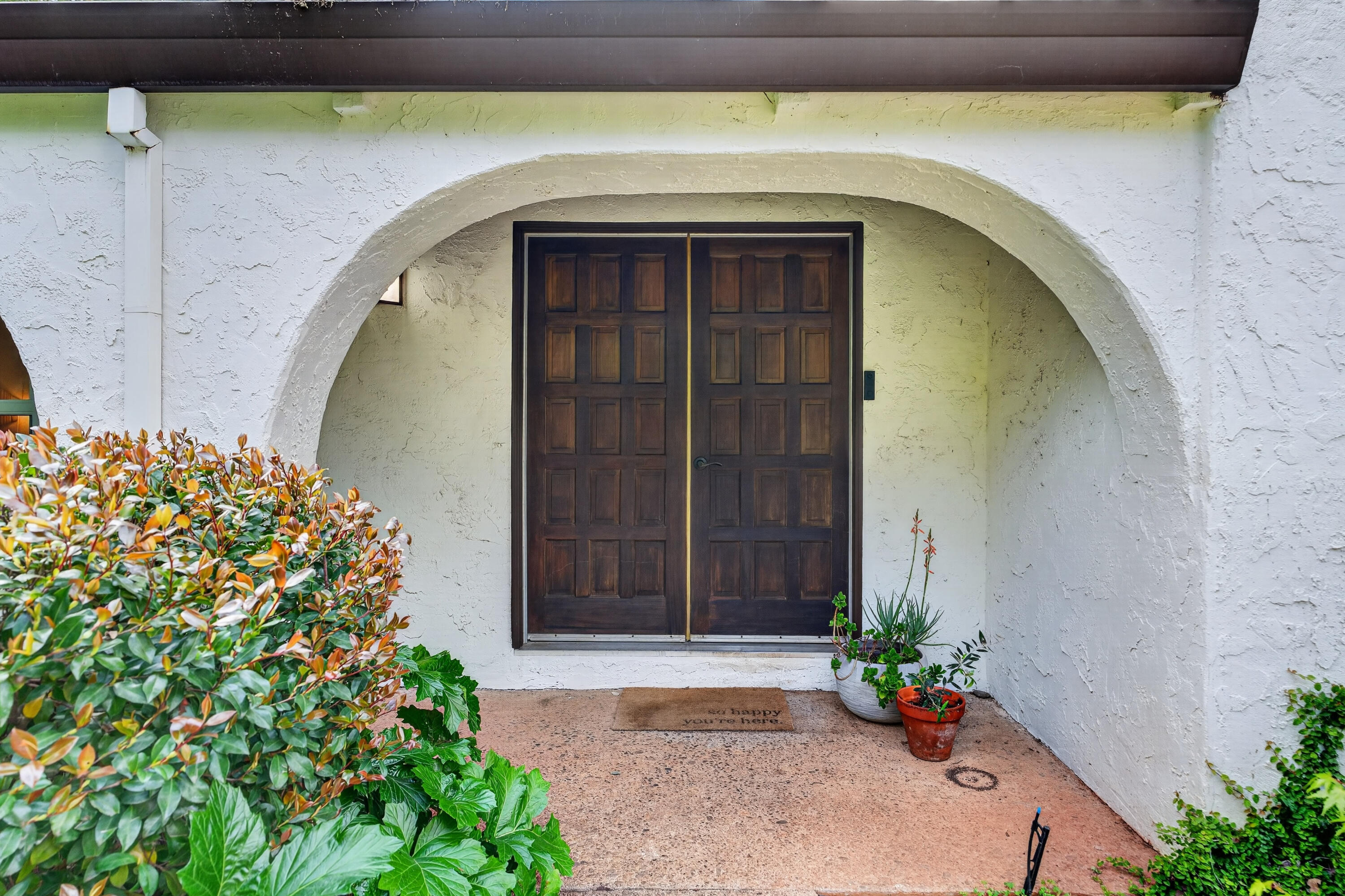 2202 Corral Court