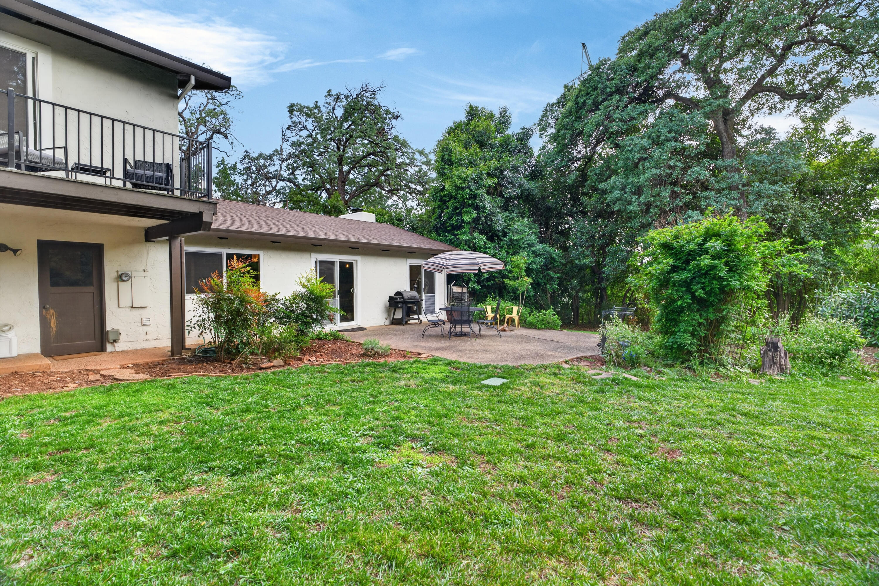2202 Corral Court