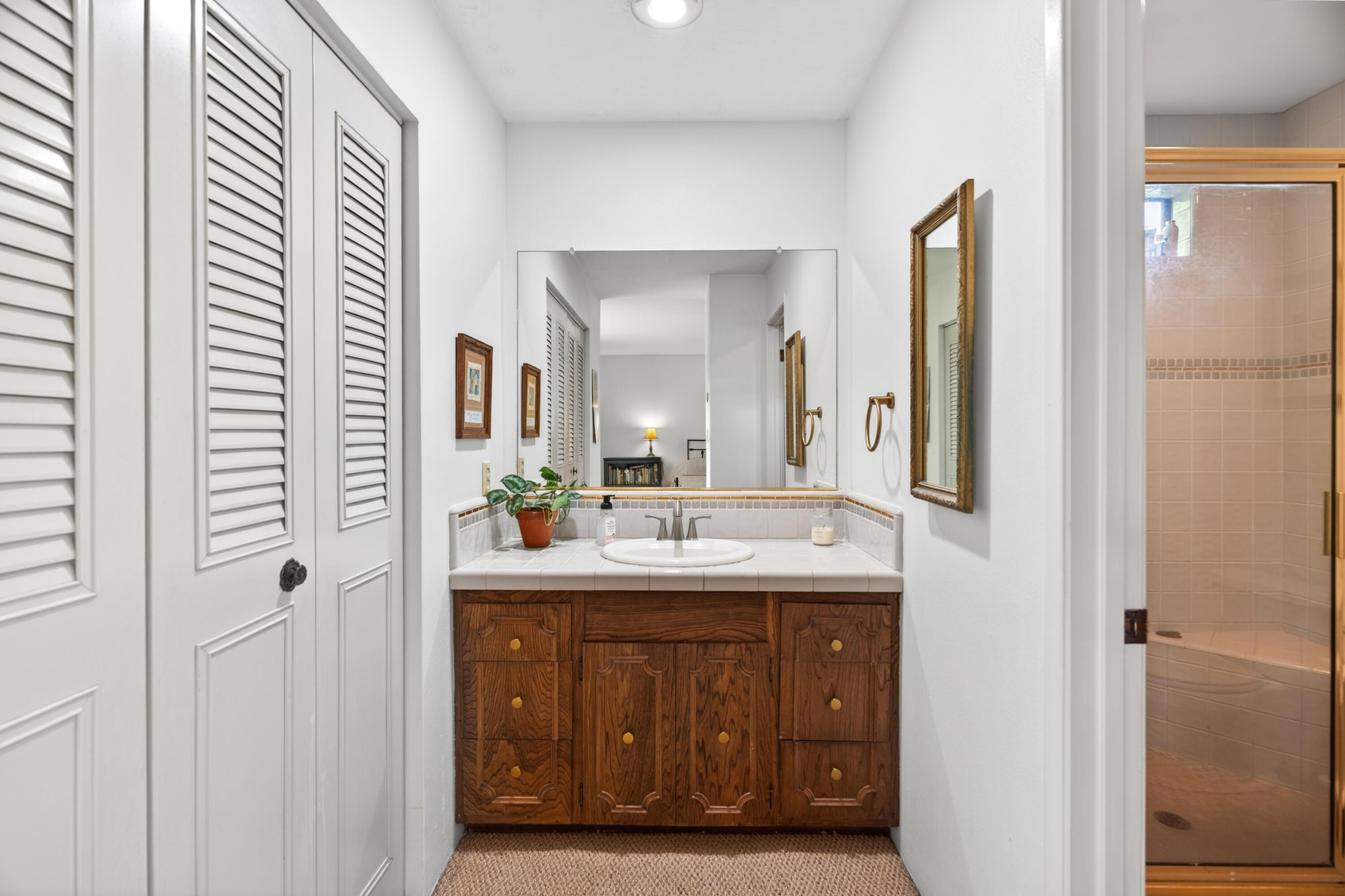 2202 Corral Court