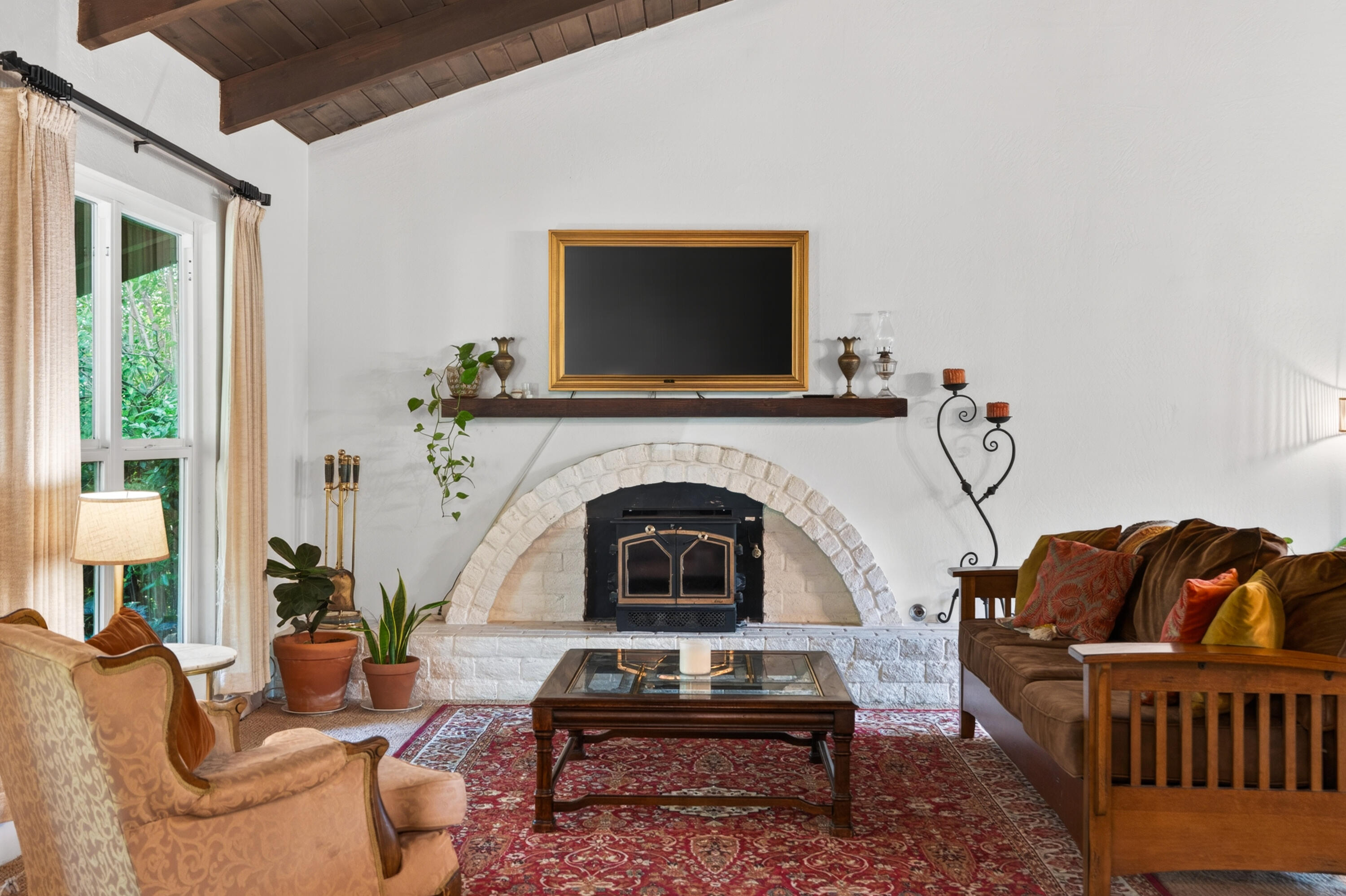2202 Corral Court