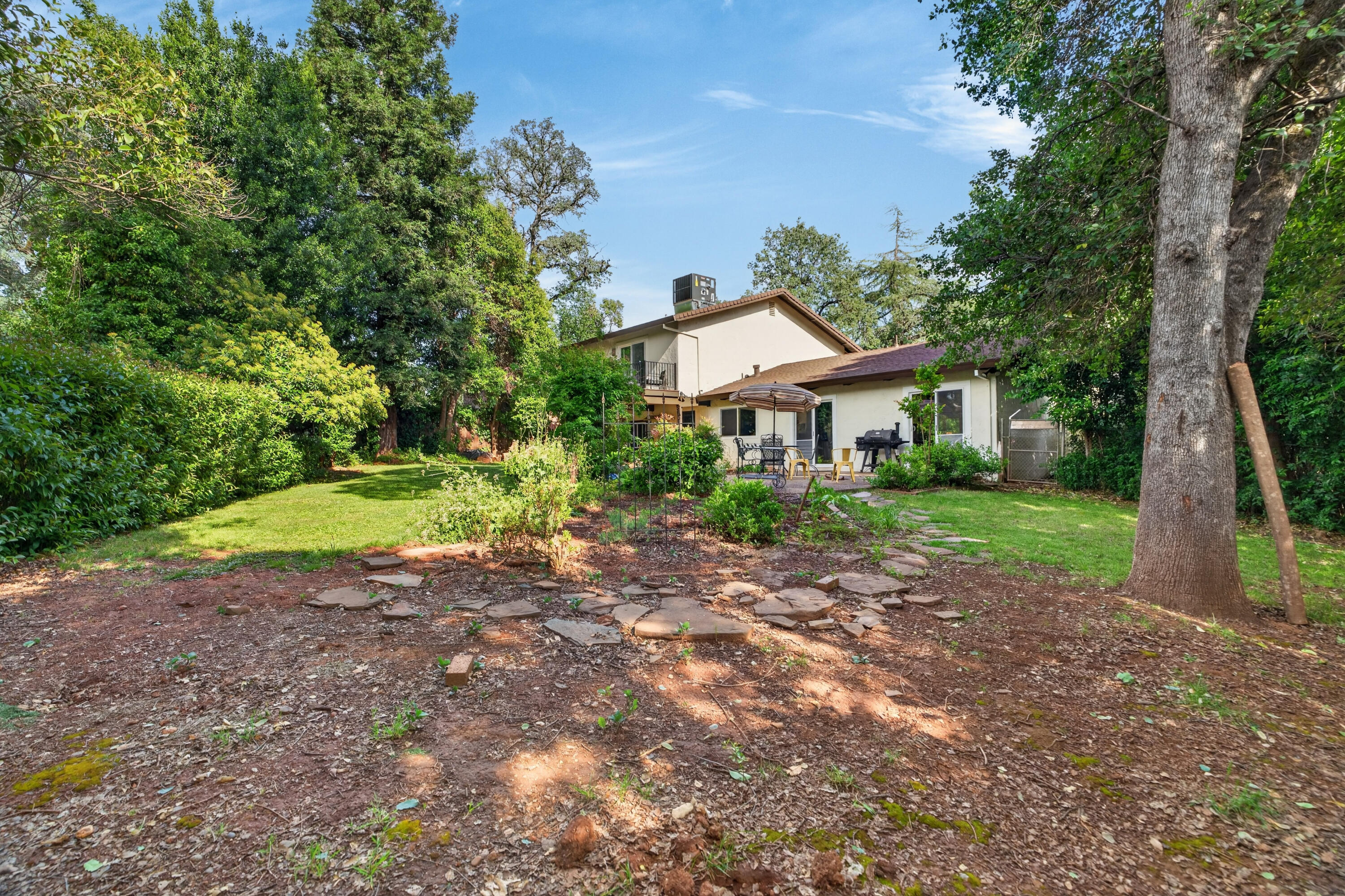 2202 Corral Court