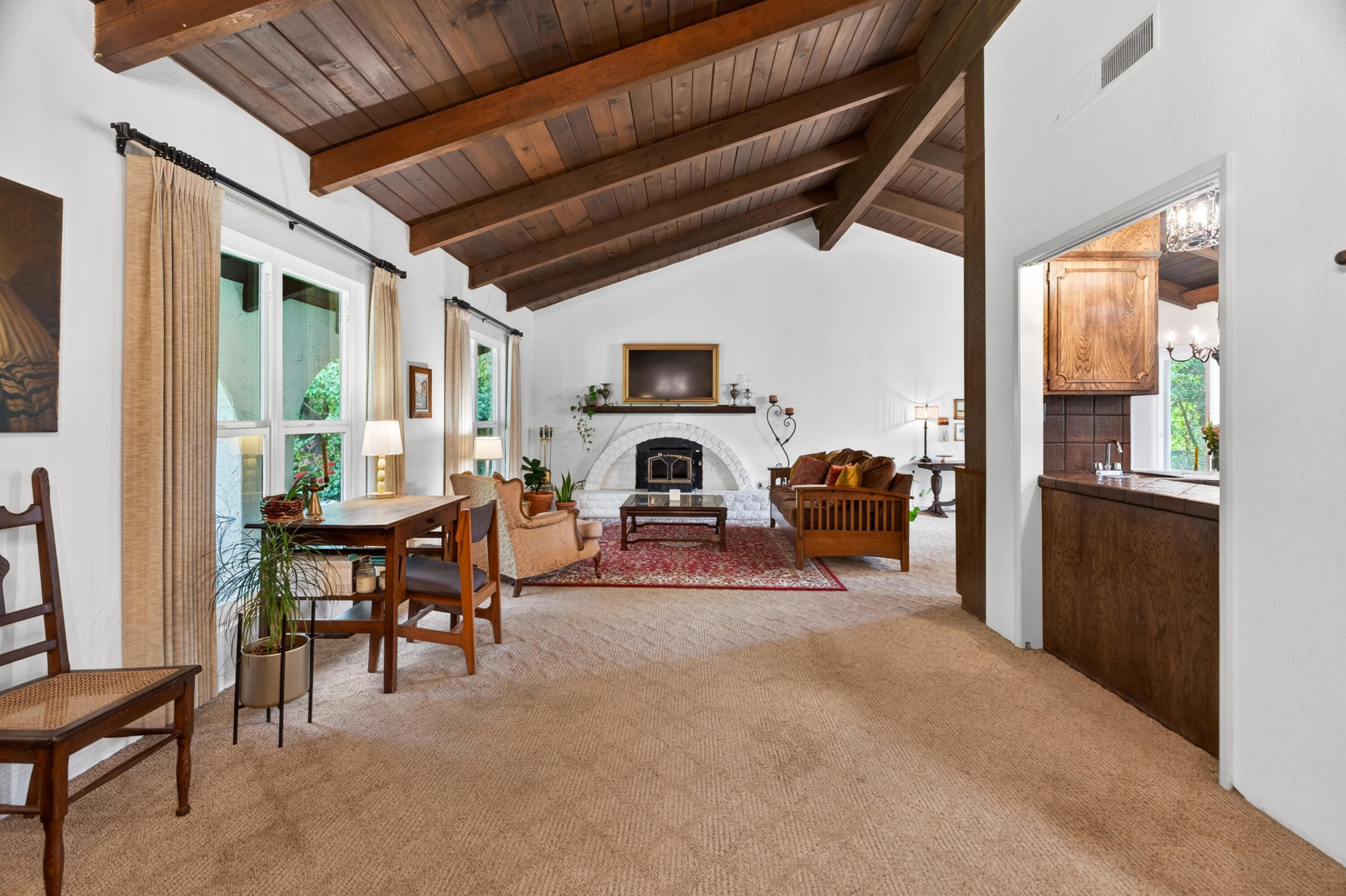 2202 Corral Court