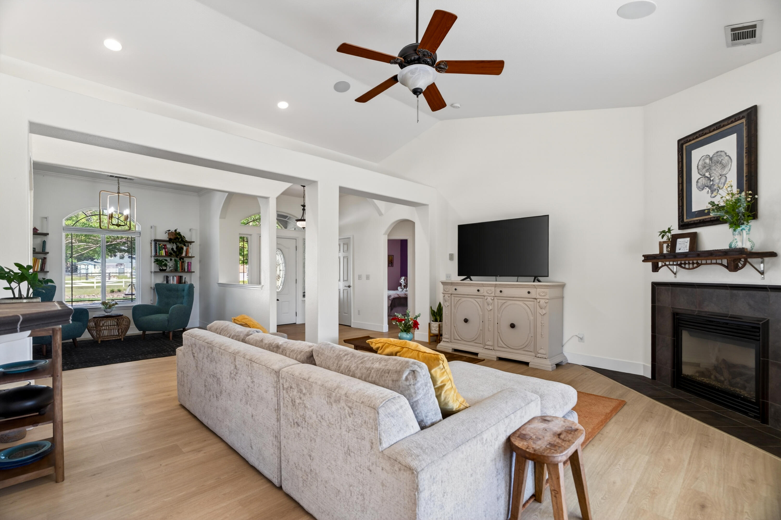 19395 Plateau Drive
