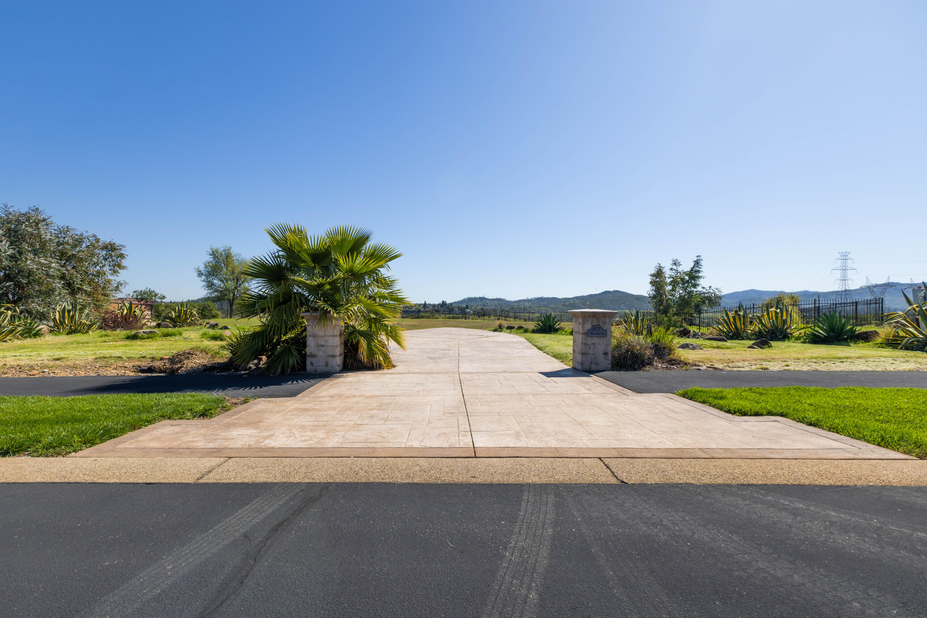 872 Santa Cruz Drive