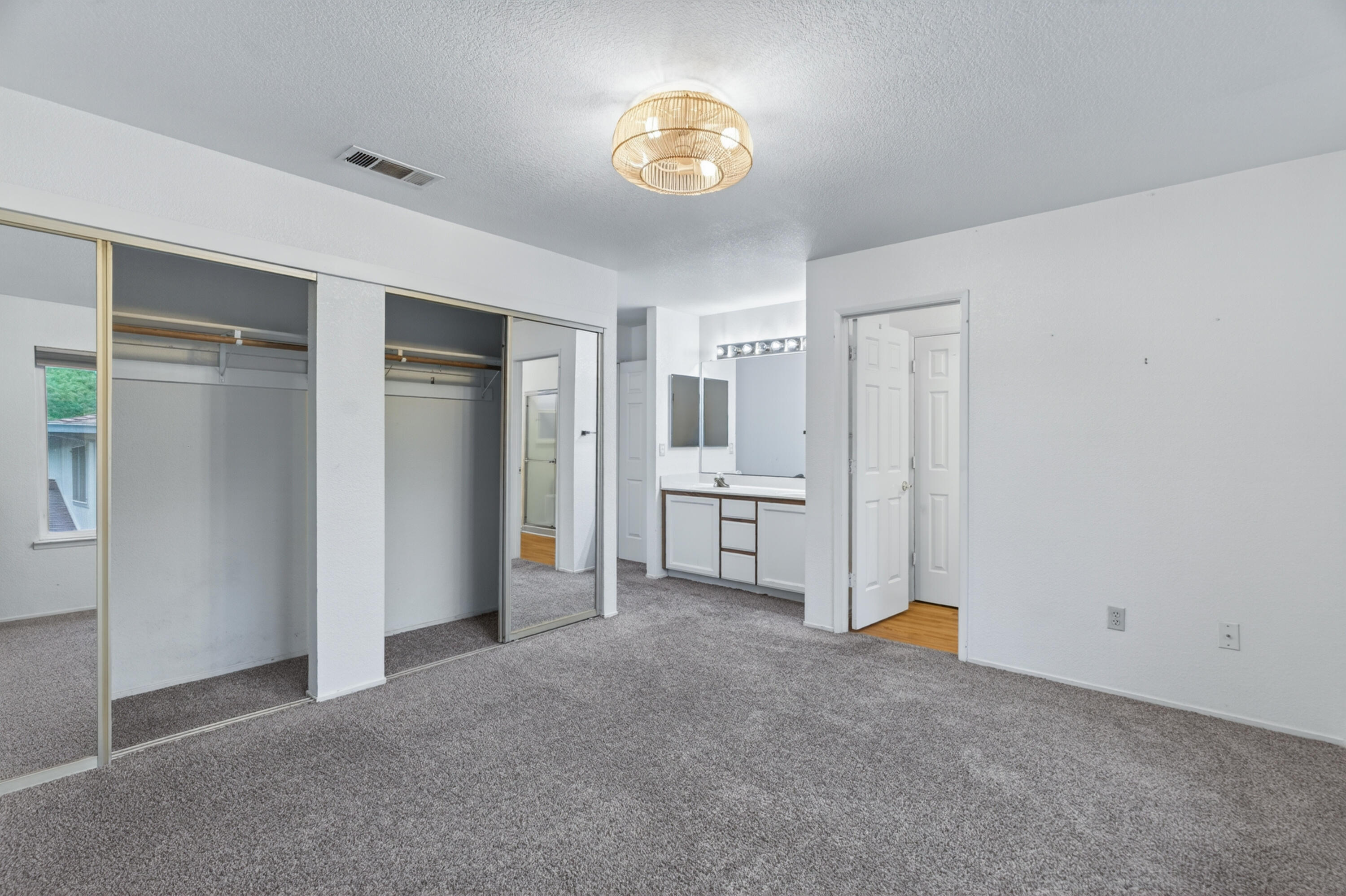 200 Ridgetop Drive, APT 22
