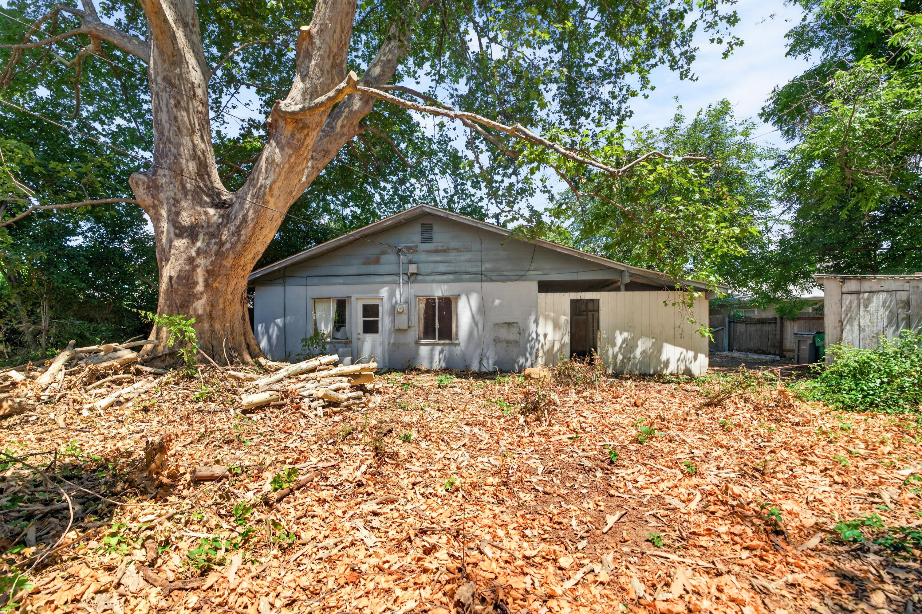 2911 Roan Court