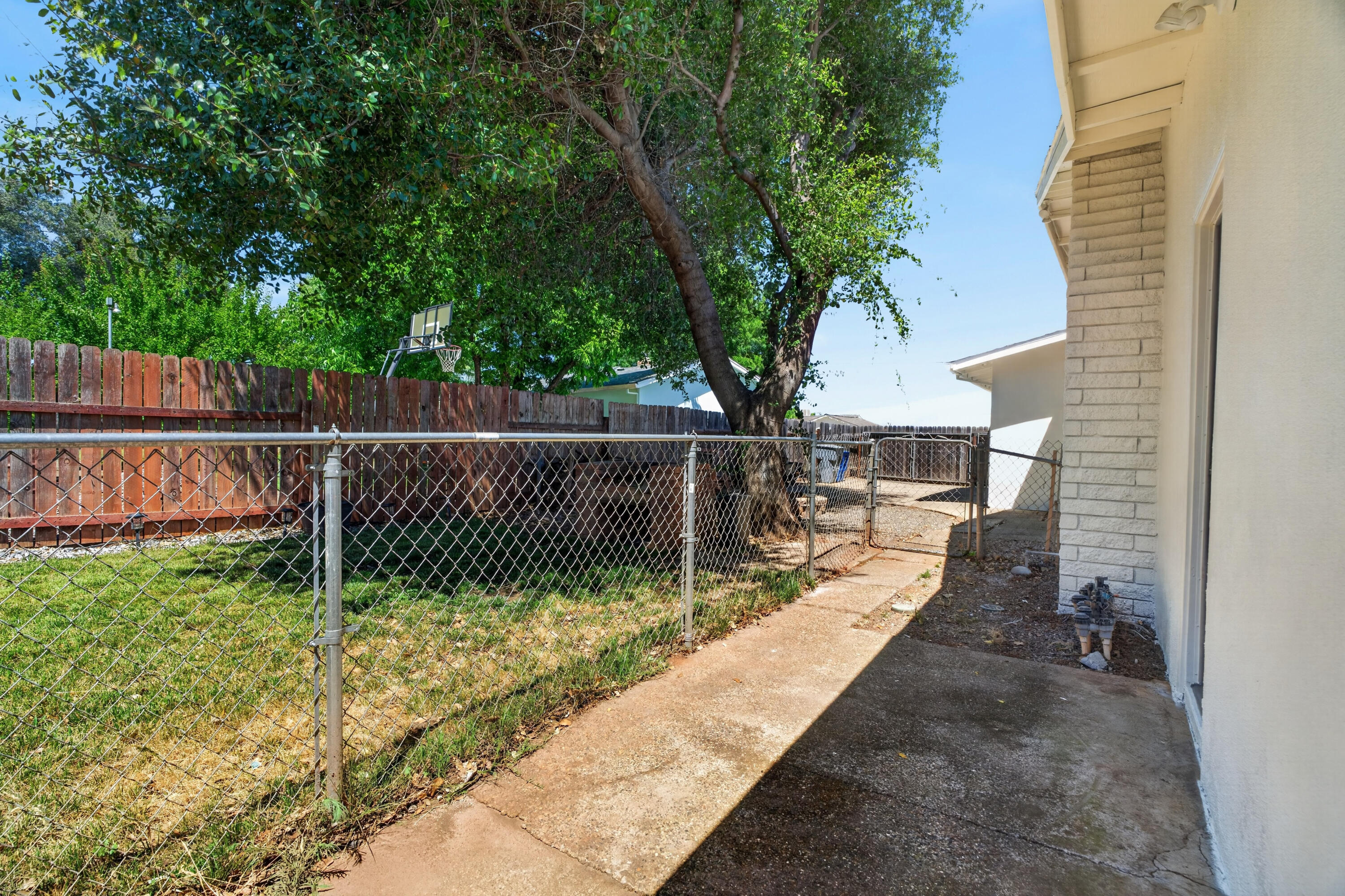 3886 Alma Avenue