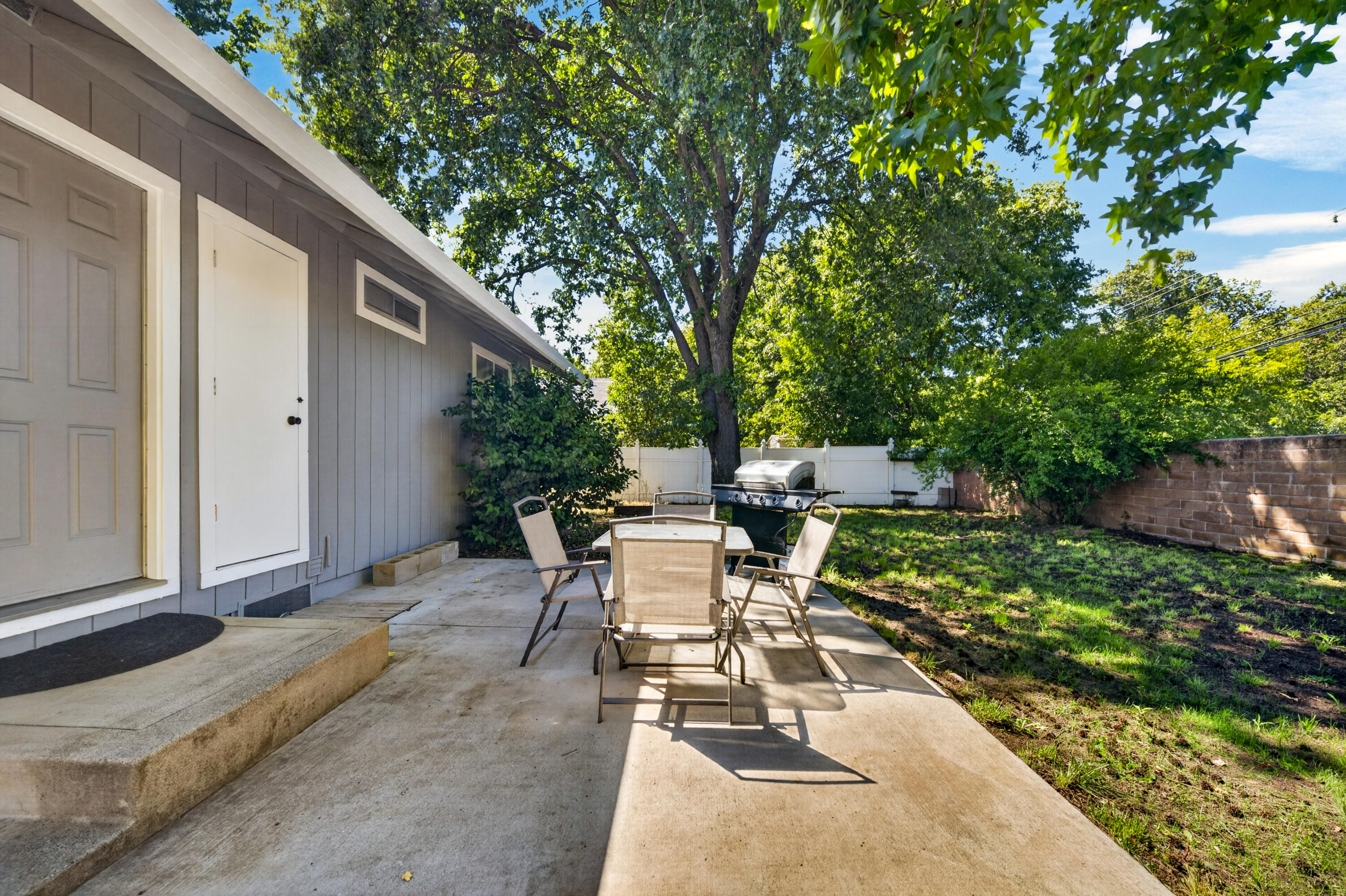 2555 Lupine Street