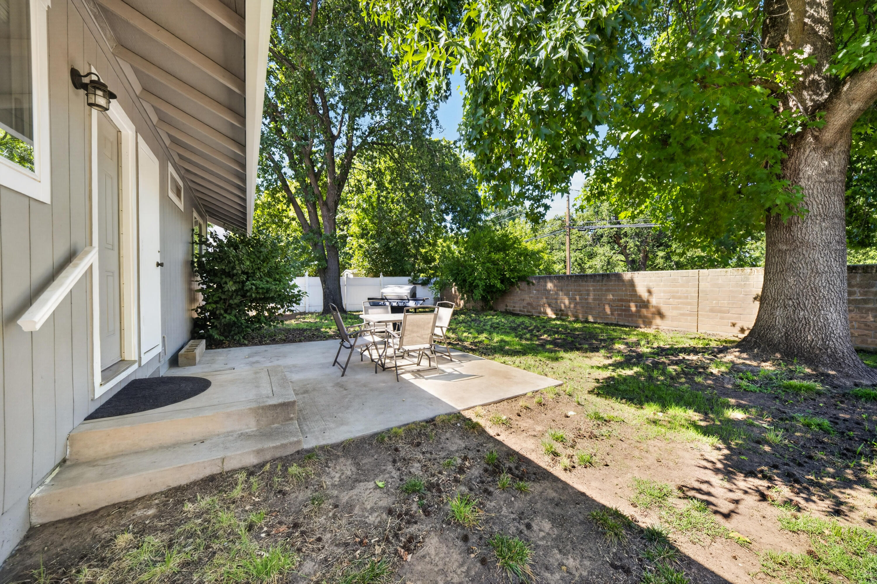 2555 Lupine Street