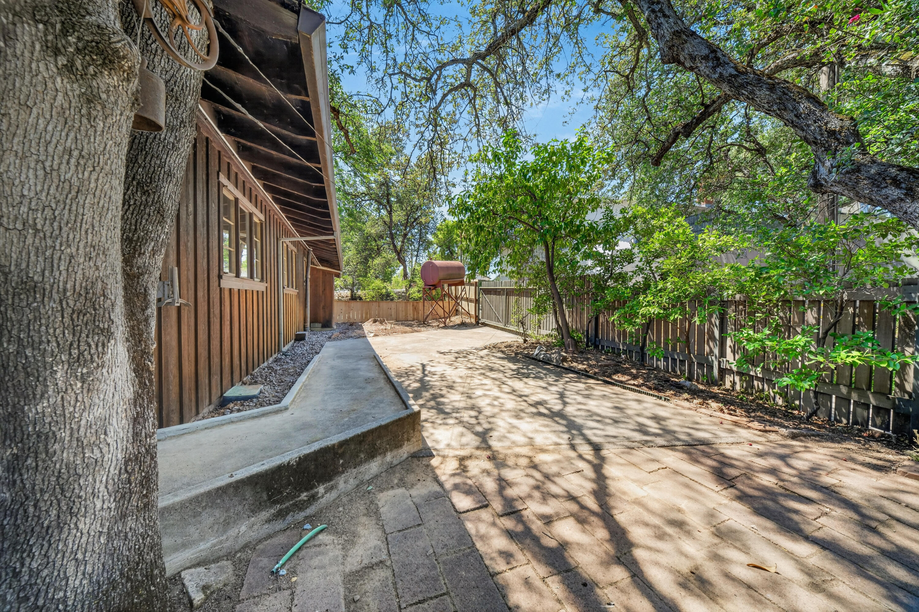 1640 Highland Avenue