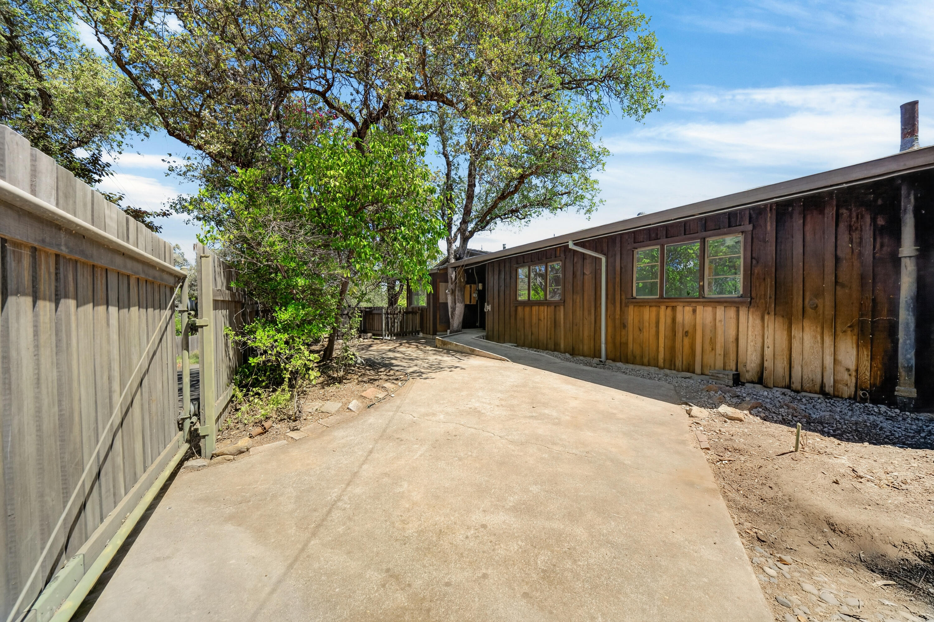 1640 Highland Avenue