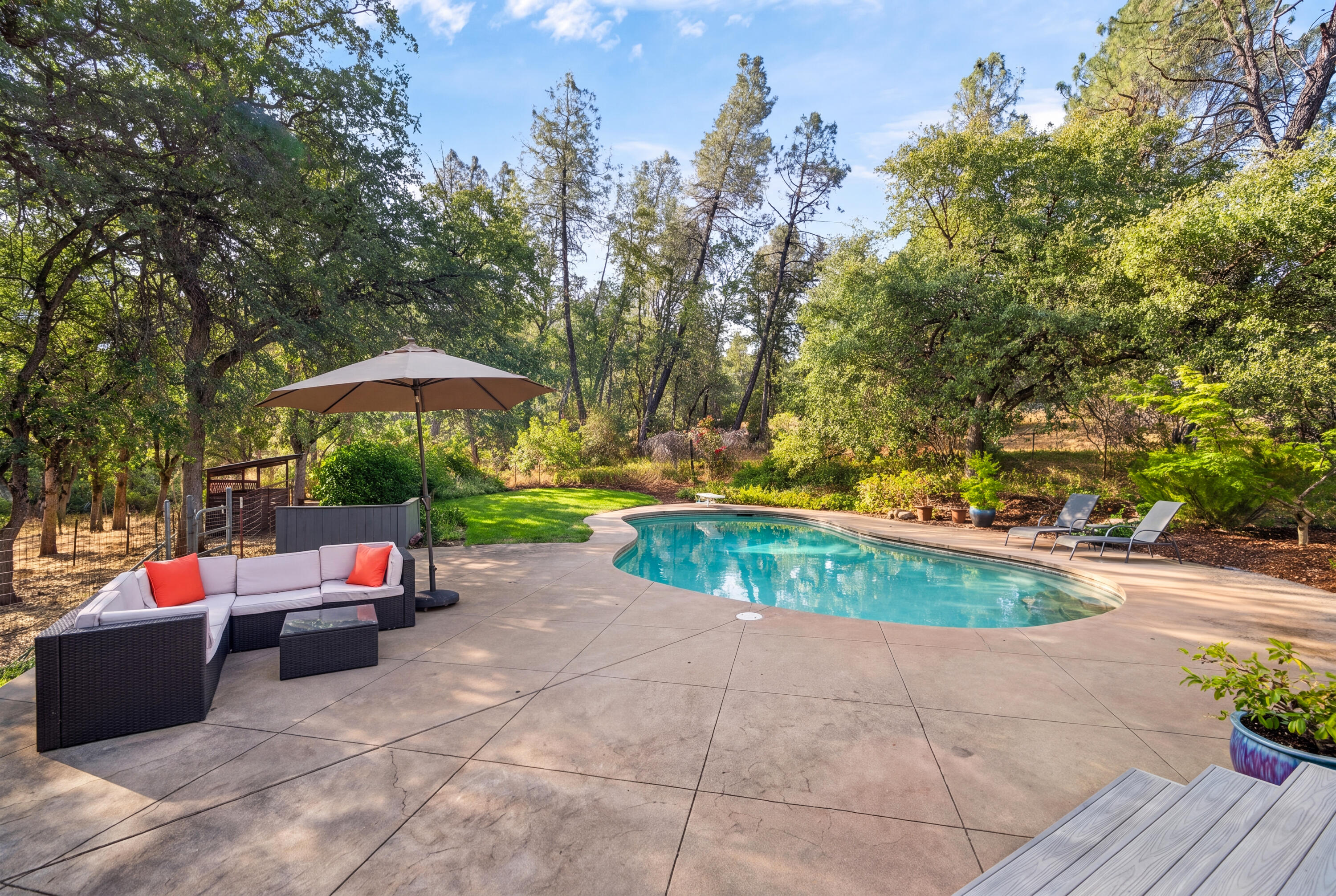 9057 Simmons Road