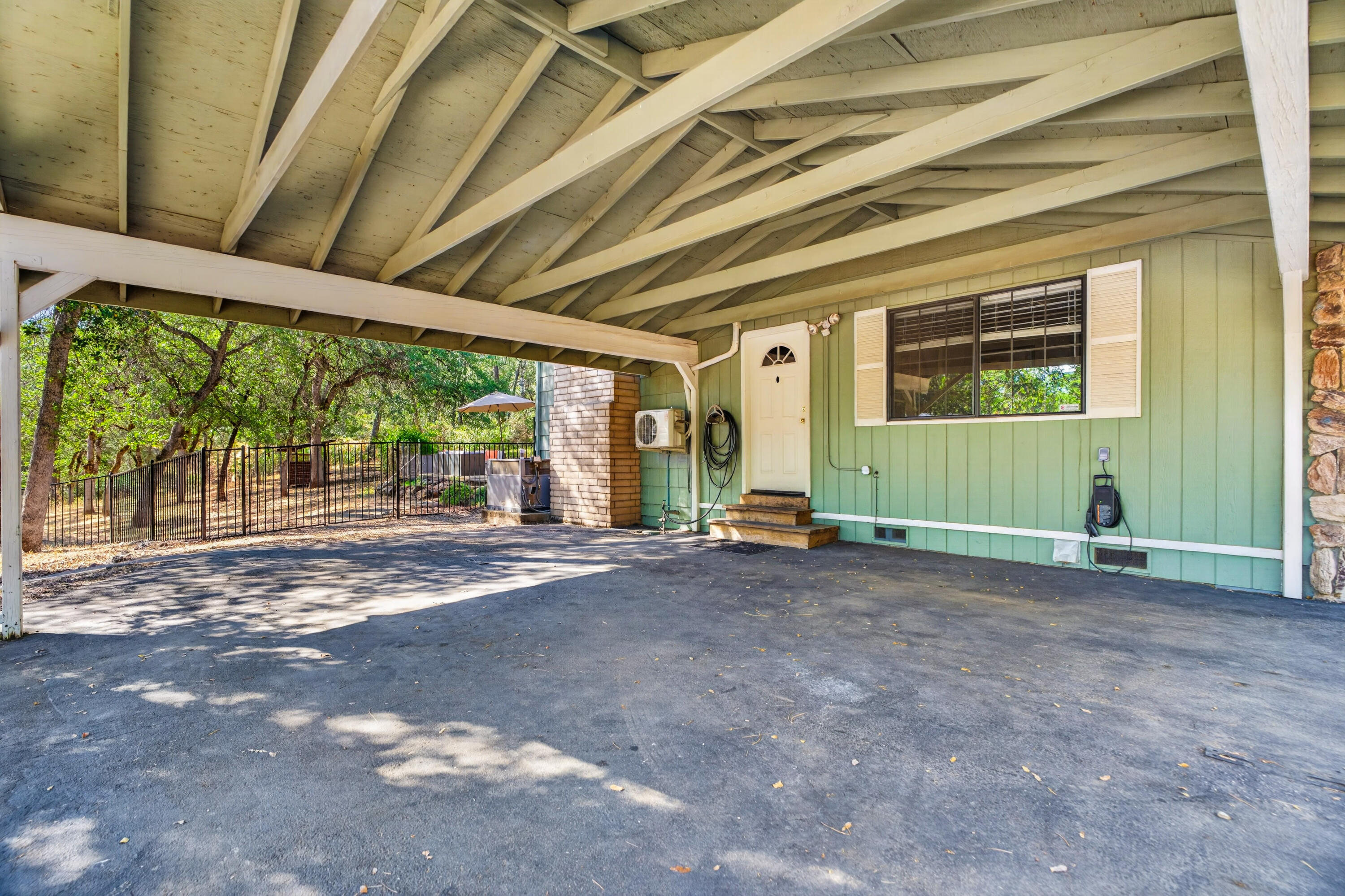 9057 Simmons Road