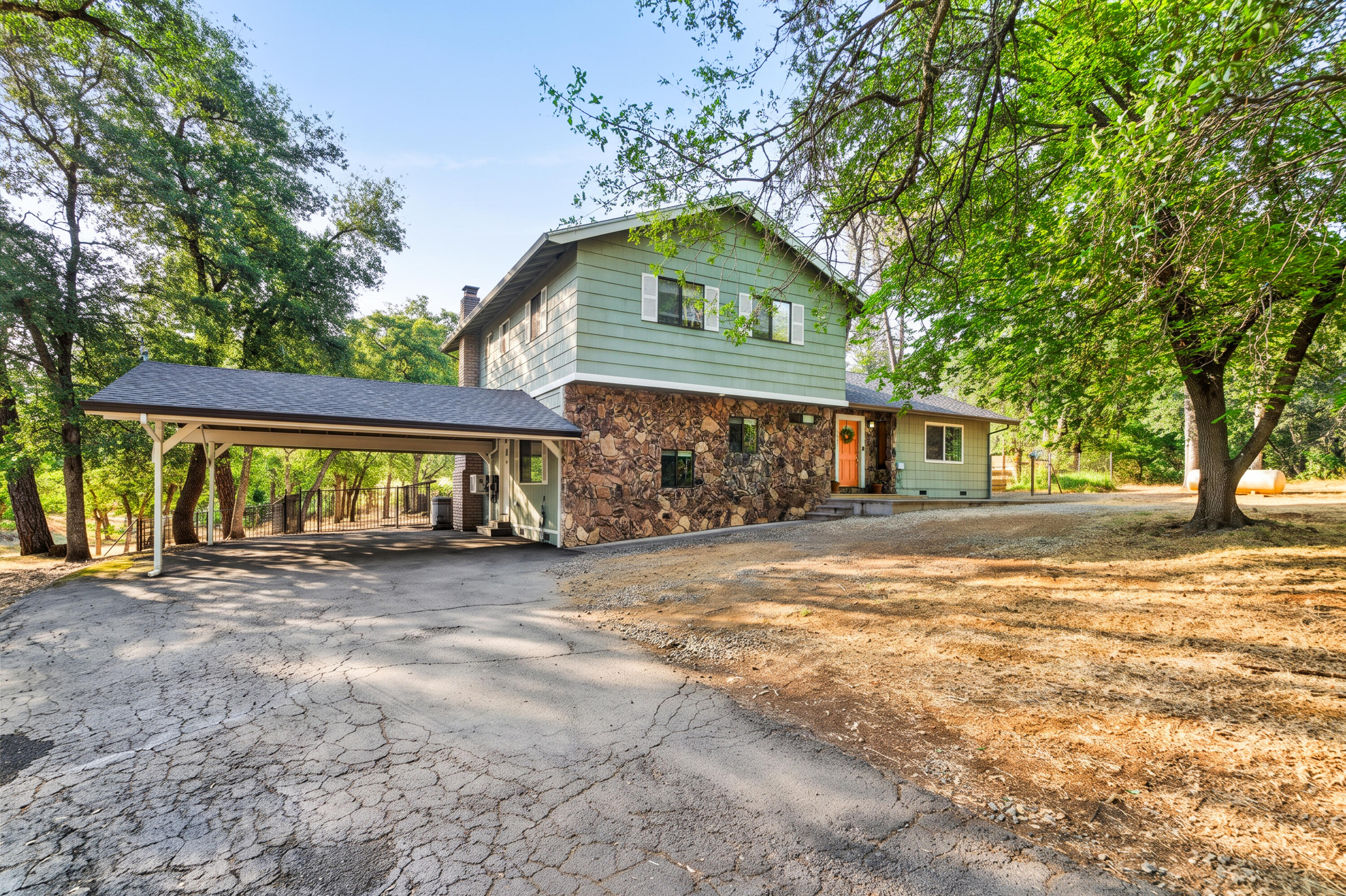 9057 Simmons Road