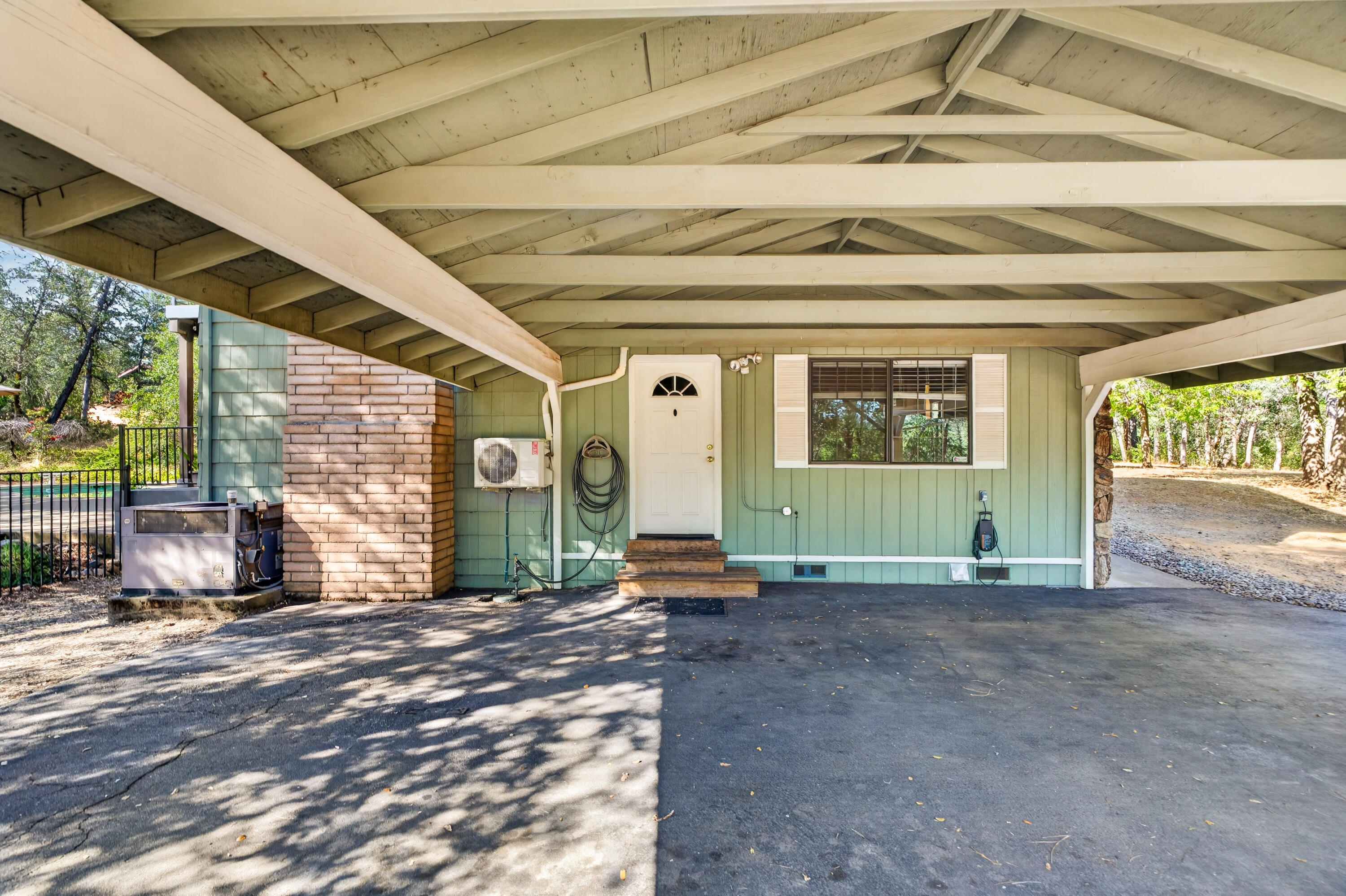 9057 Simmons Road