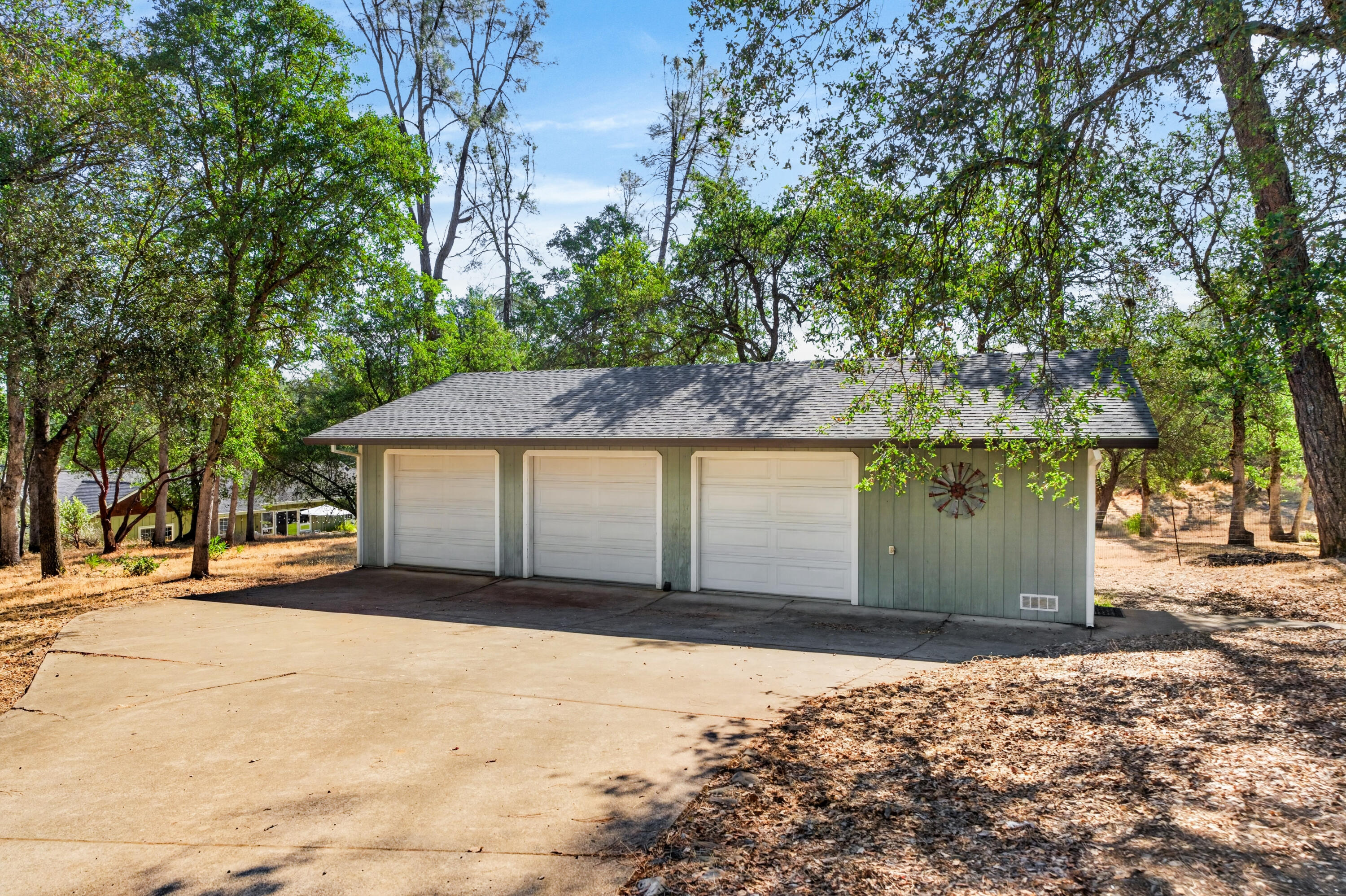 9057 Simmons Road