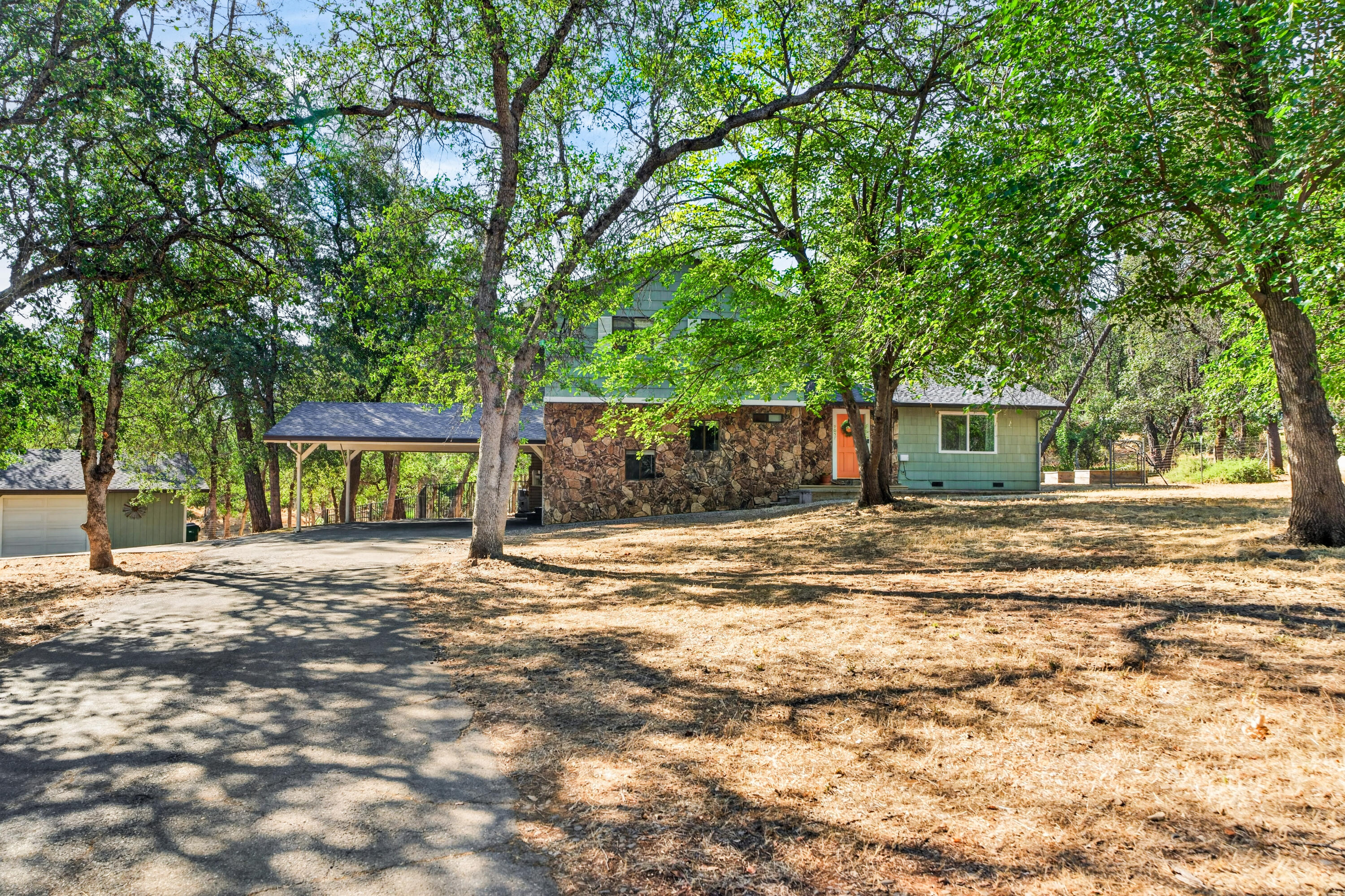 9057 Simmons Road