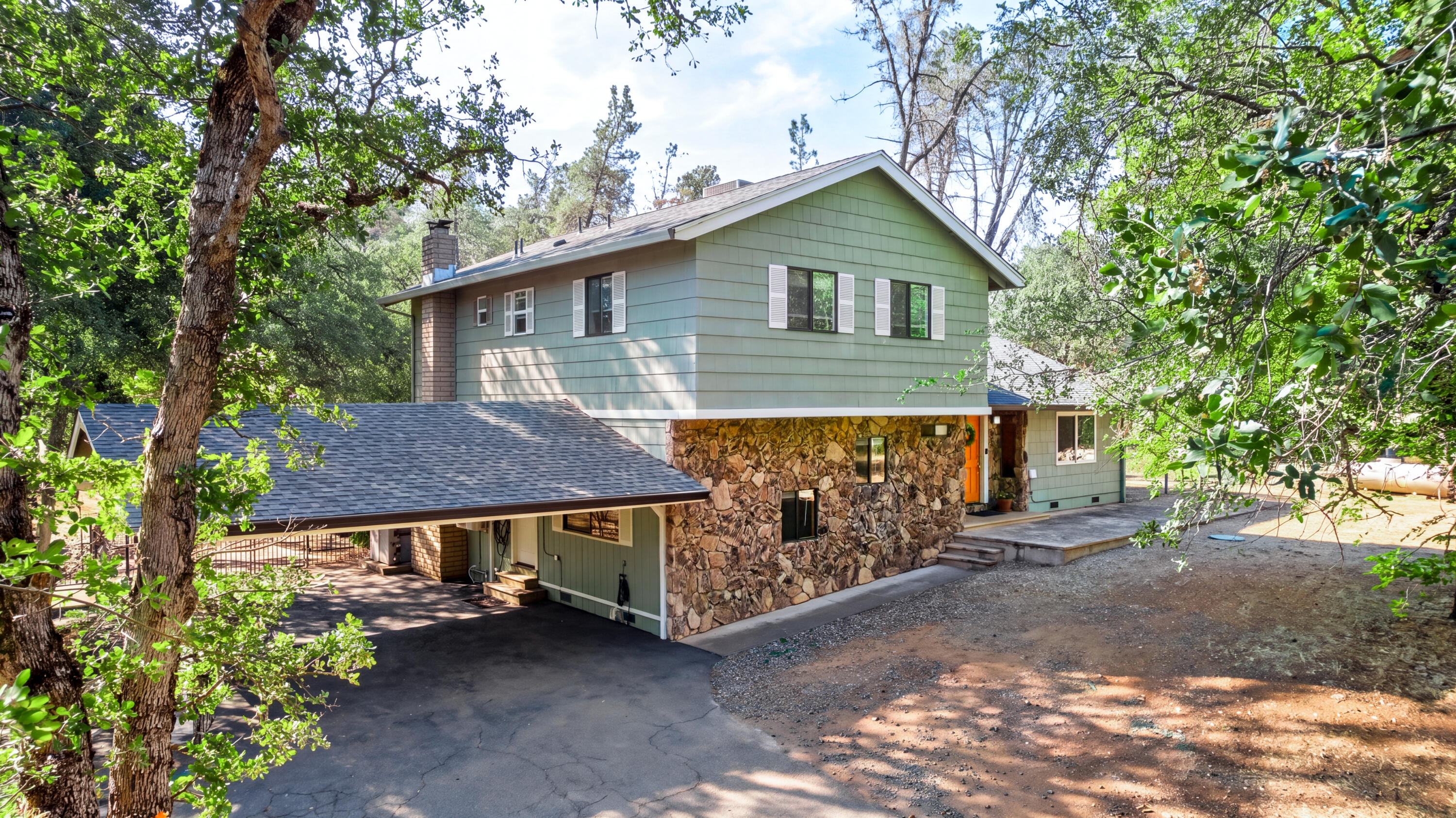 9057 Simmons Road