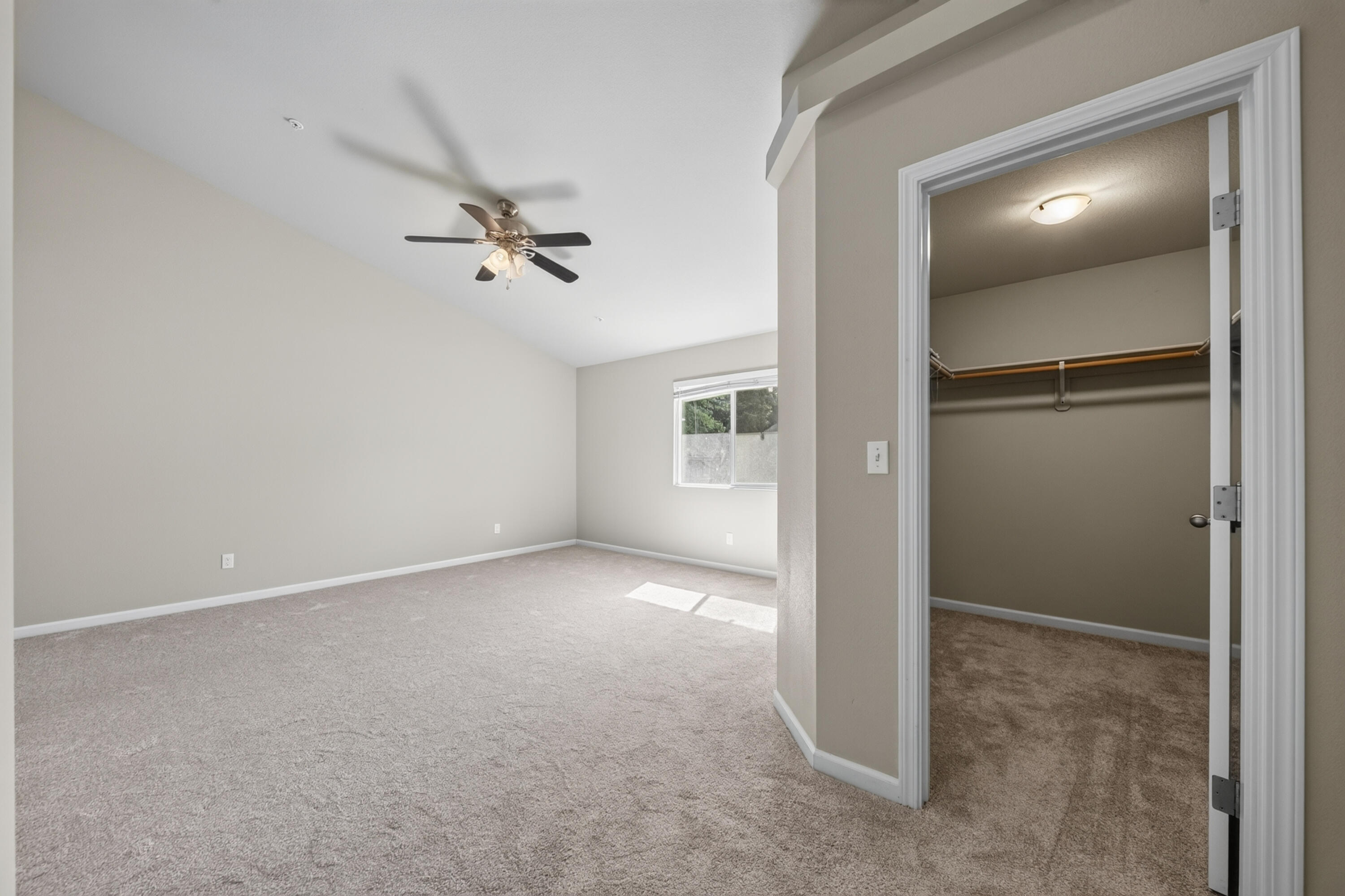 4493 Hillington Court