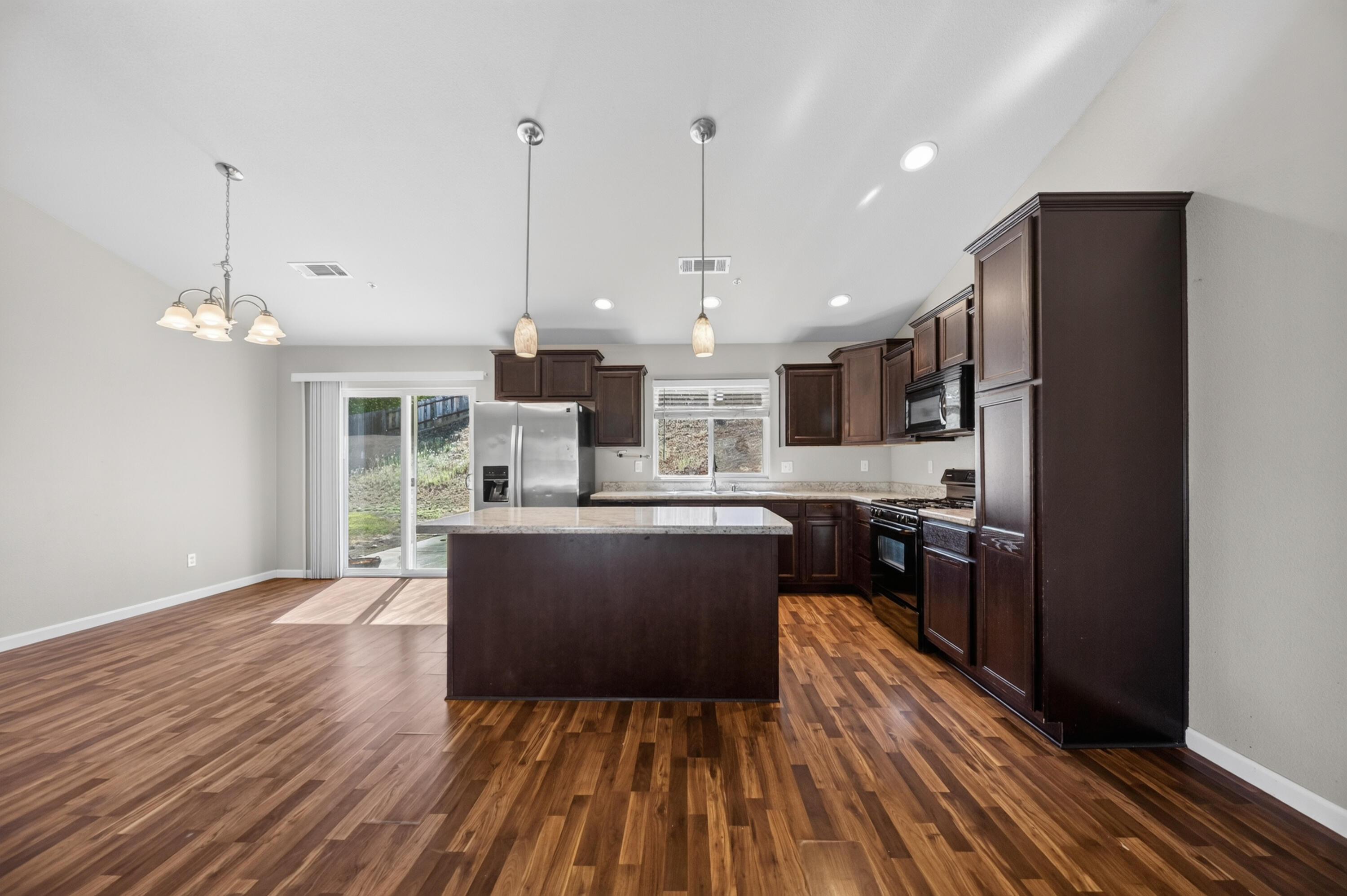 4493 Hillington Court