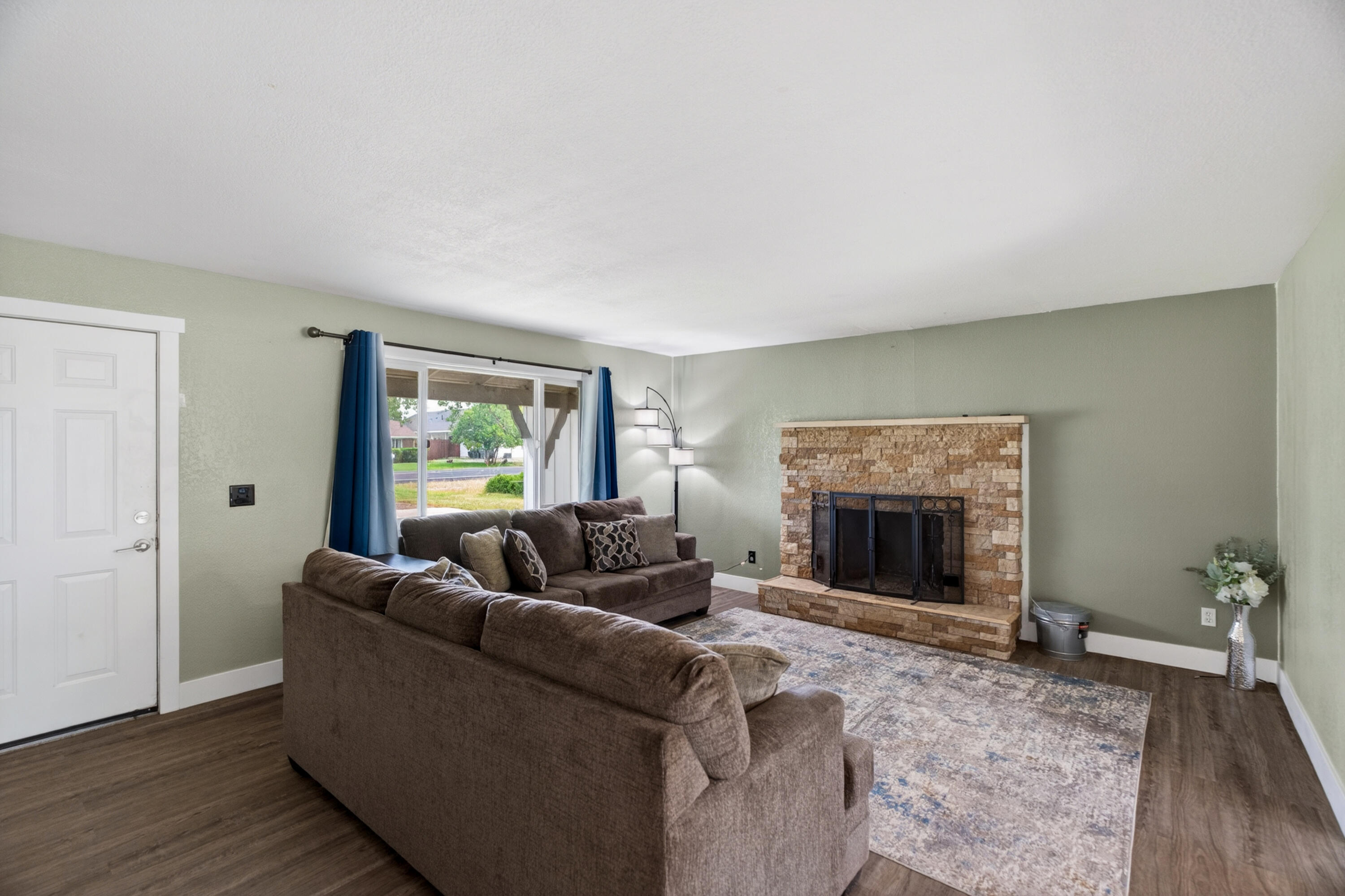 22402 River View Drive