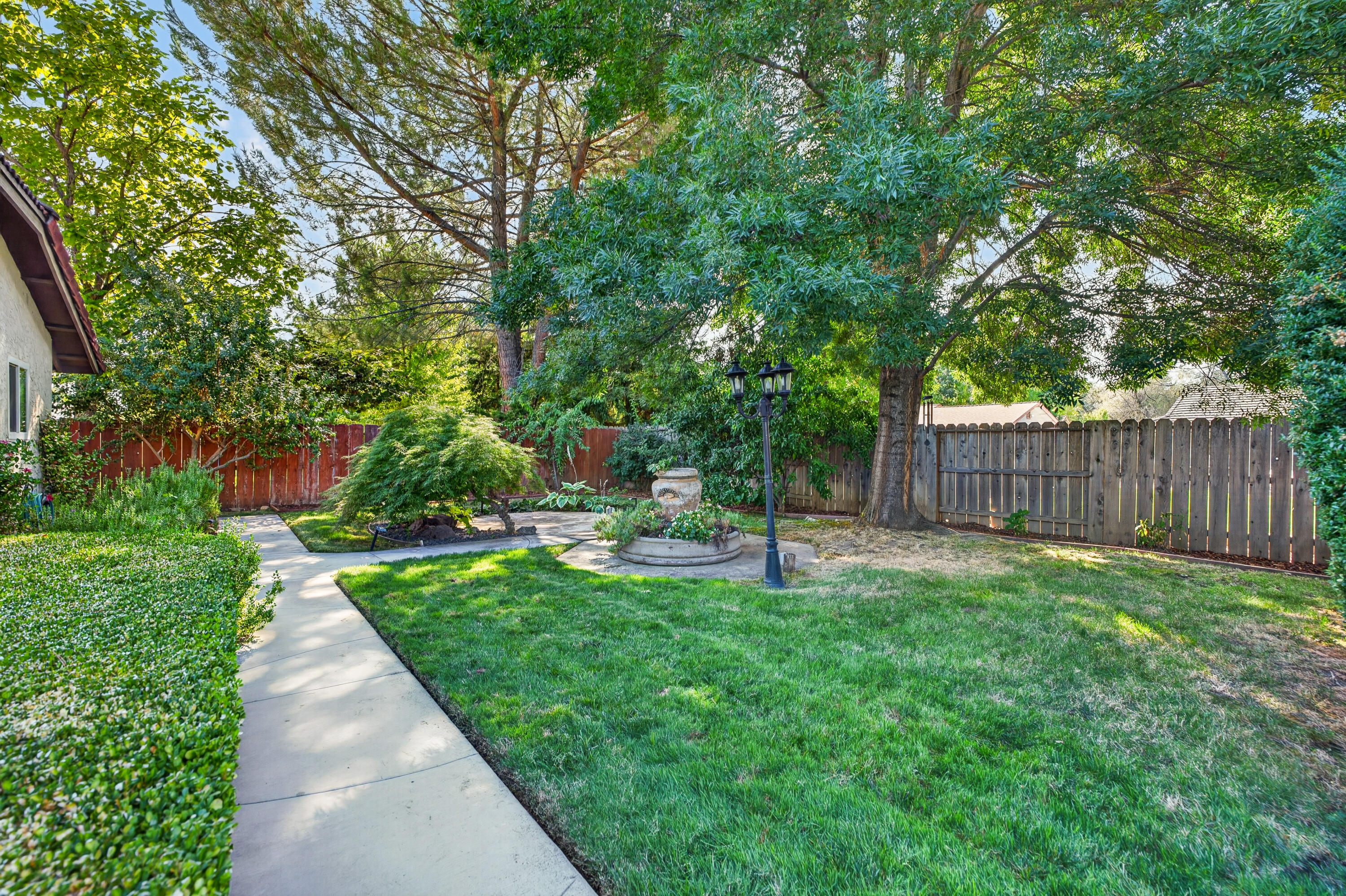 2745 Amethyst Way